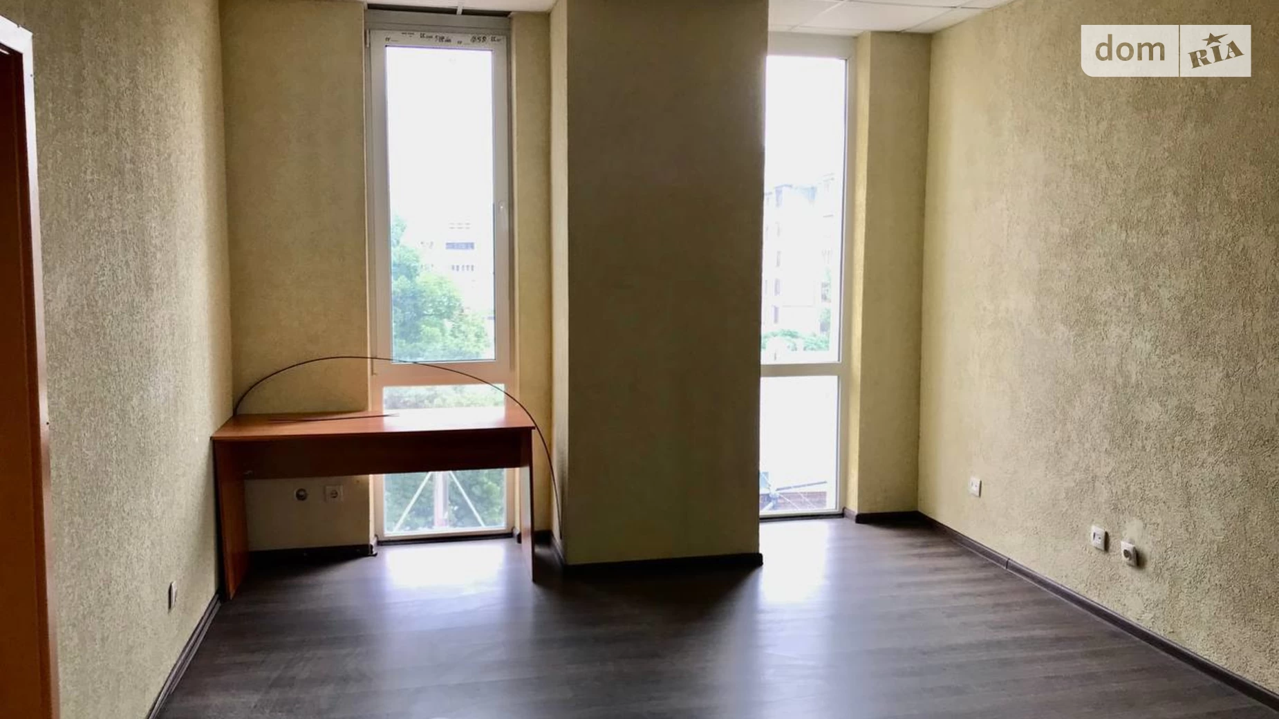 Сдается в аренду офис 130 кв. м в бизнес-центре, цена: 800 $ - фото 3