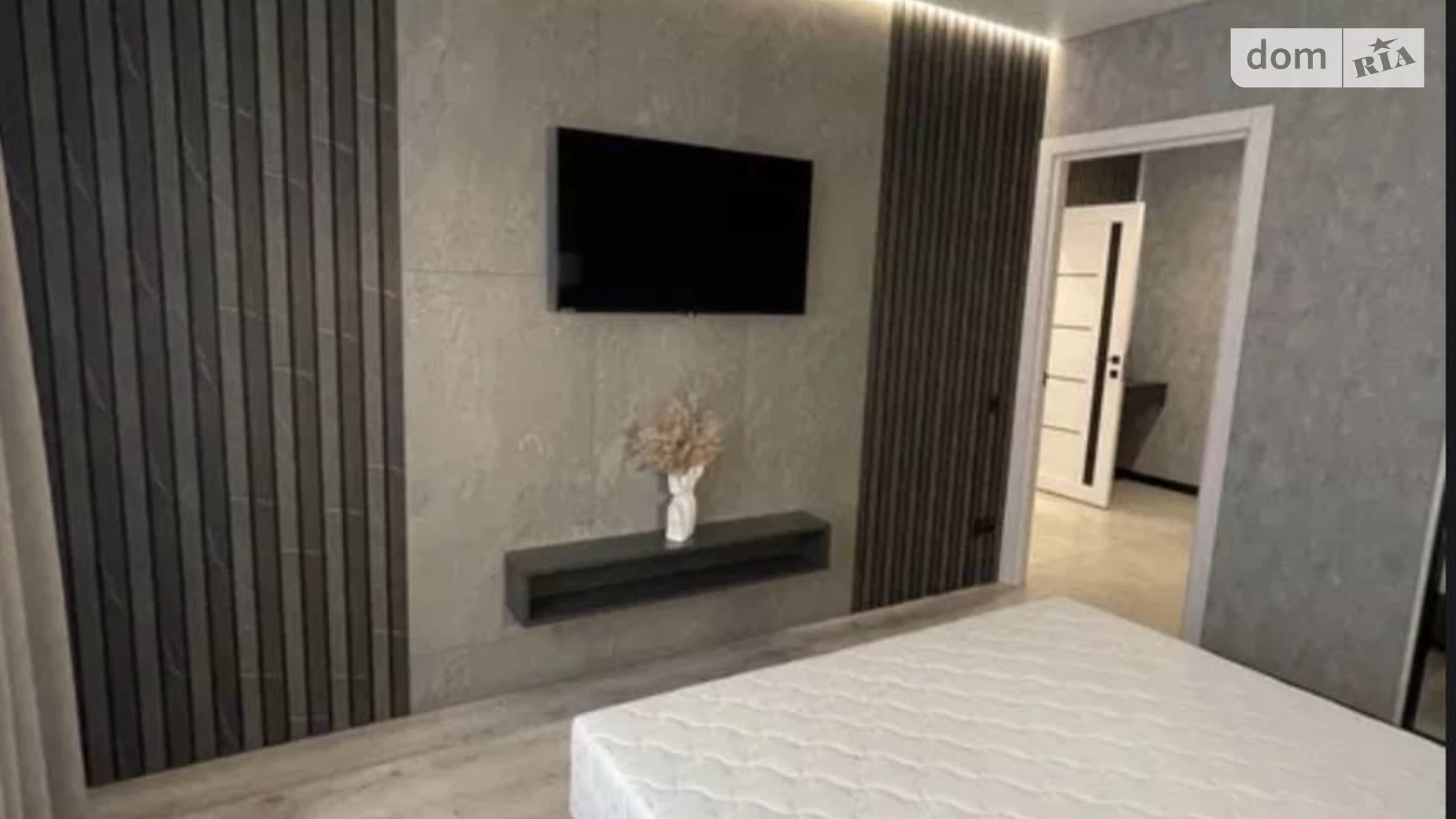 Продается 1-комнатная квартира 46 кв. м в, цена: 65900 $ - фото 2