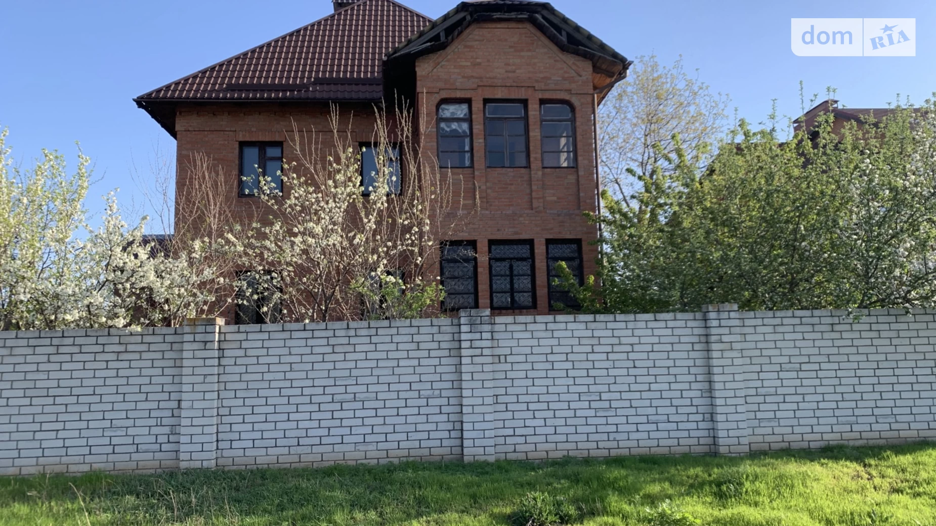 Продается дом на 2 этажа 360 кв. м с верандой, цена: 50000 $ - фото 2