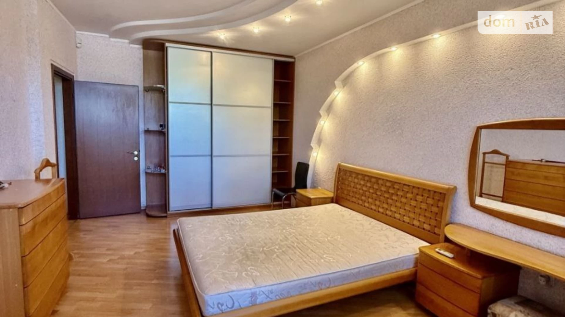 Сдается в аренду 2-комнатная квартира 66 кв. м в Днепре, ул. Лазаряна, 7 - фото 2