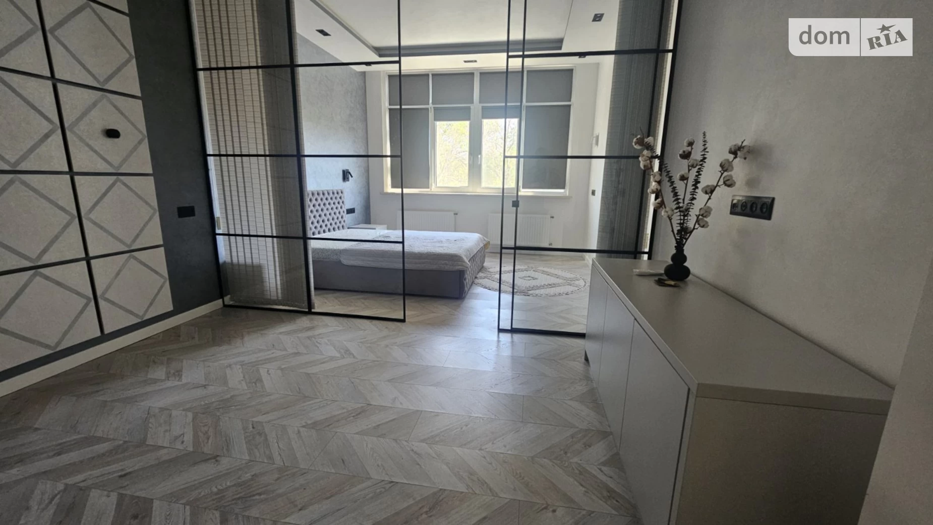 Продається 1-кімнатна квартира 56 кв. м у Одесі, бул. Французький, 26 корпус 2 - фото 2