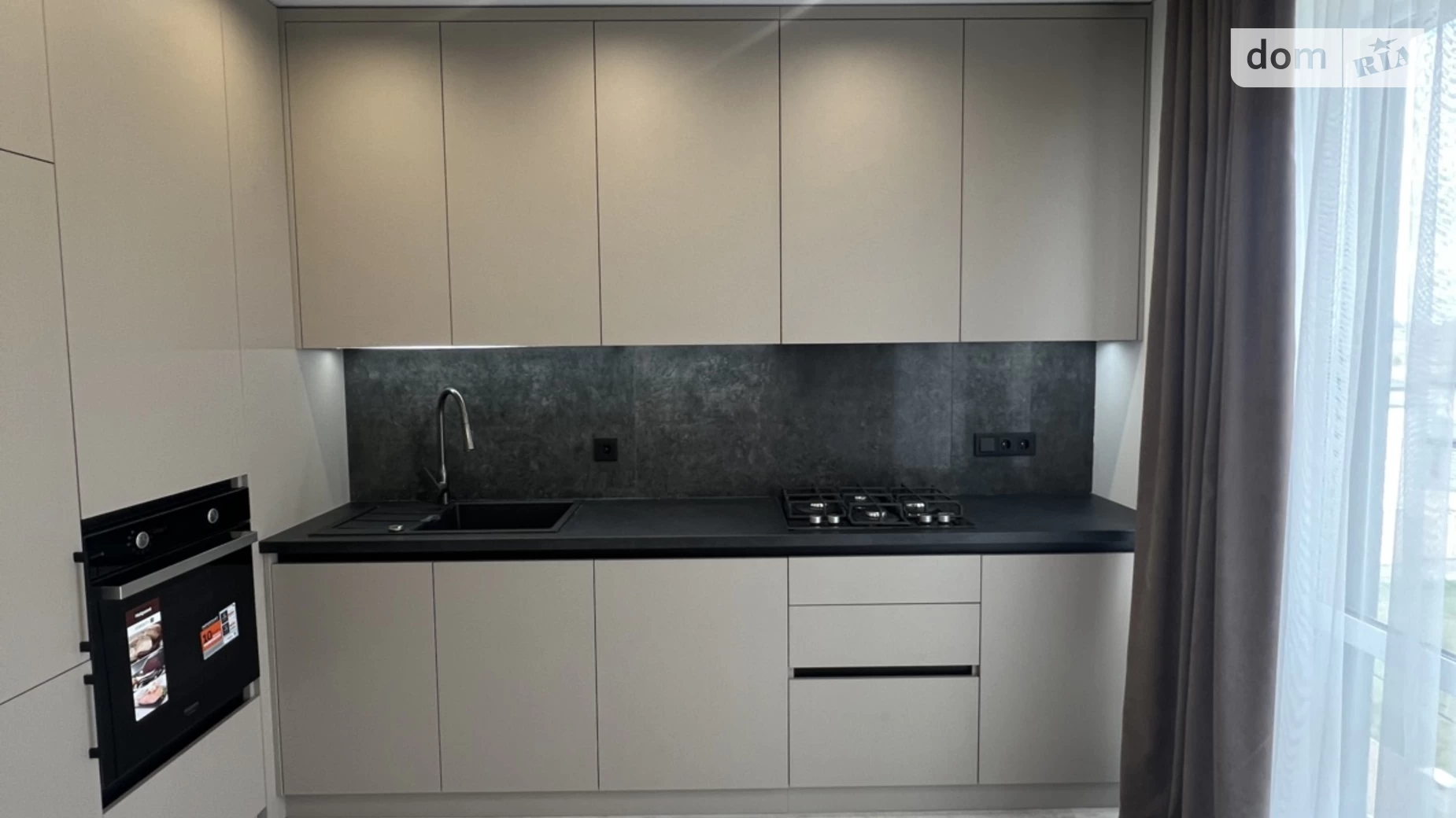 Продается 2-комнатная квартира 53 кв. м в Ровно, ул. Николая Боголюбова, 5А - фото 3