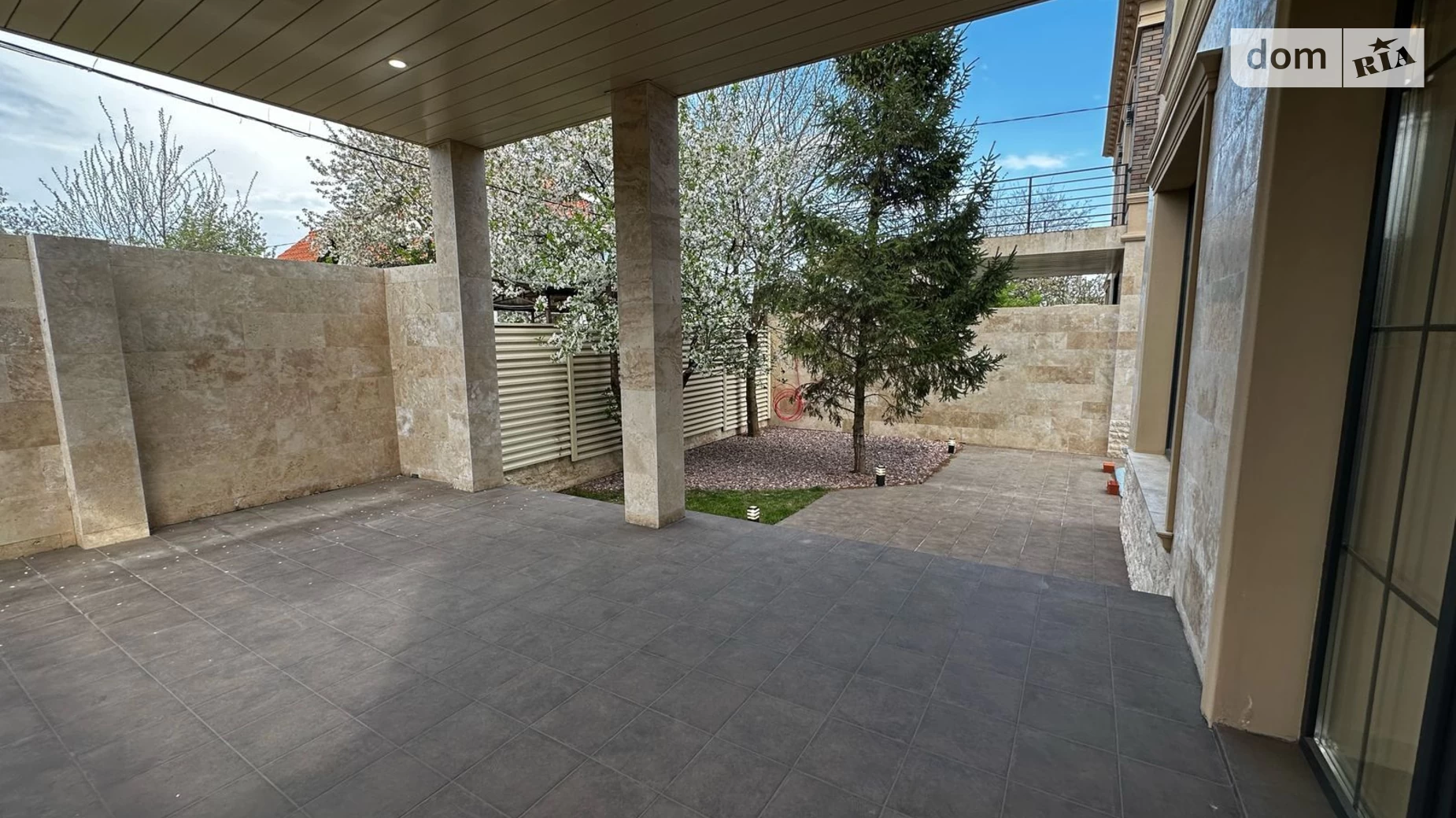 Продается дом на 2 этажа 230 кв. м с балконом, цена: 570000 $ - фото 3
