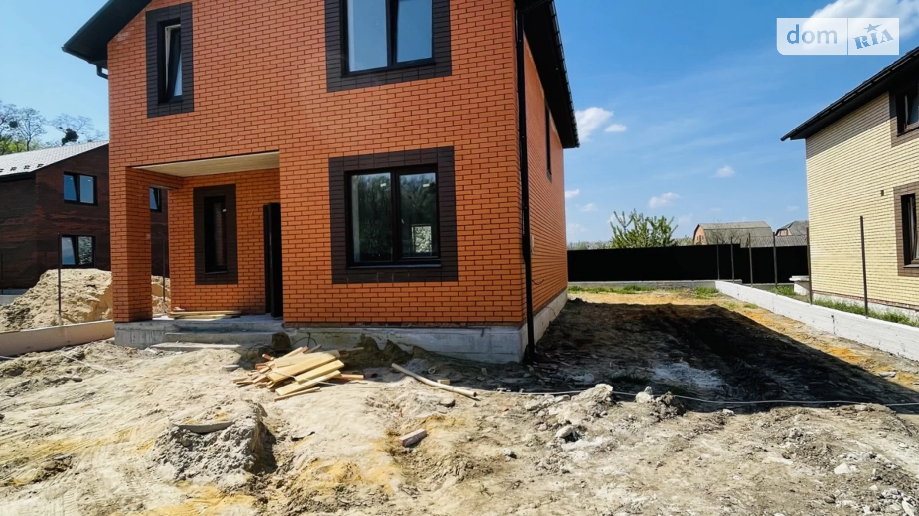 Продается дом на 2 этажа 125 кв. м с садом, цена: 95000 $ - фото 3