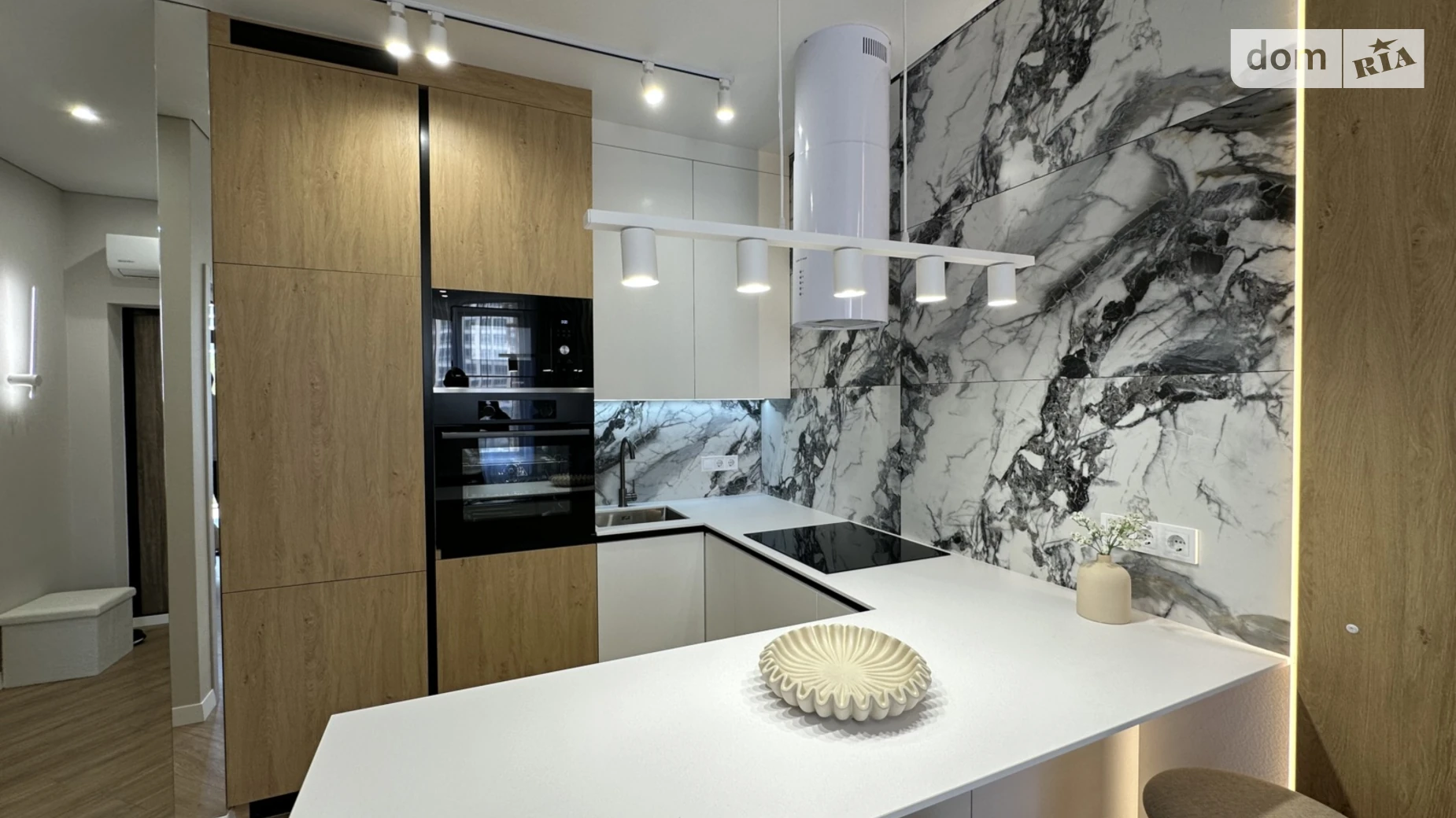 Продается 1-комнатная квартира 43 кв. м в Одессе, ул. Генуэзская, 1/1 - фото 2