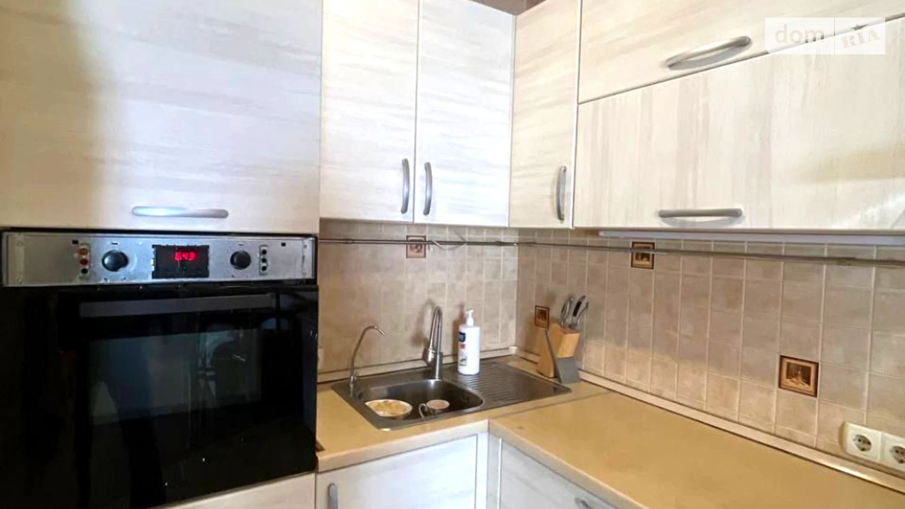 Продается 1-комнатная квартира 68 кв. м в Одессе, ул. Среднефонтанская - фото 2