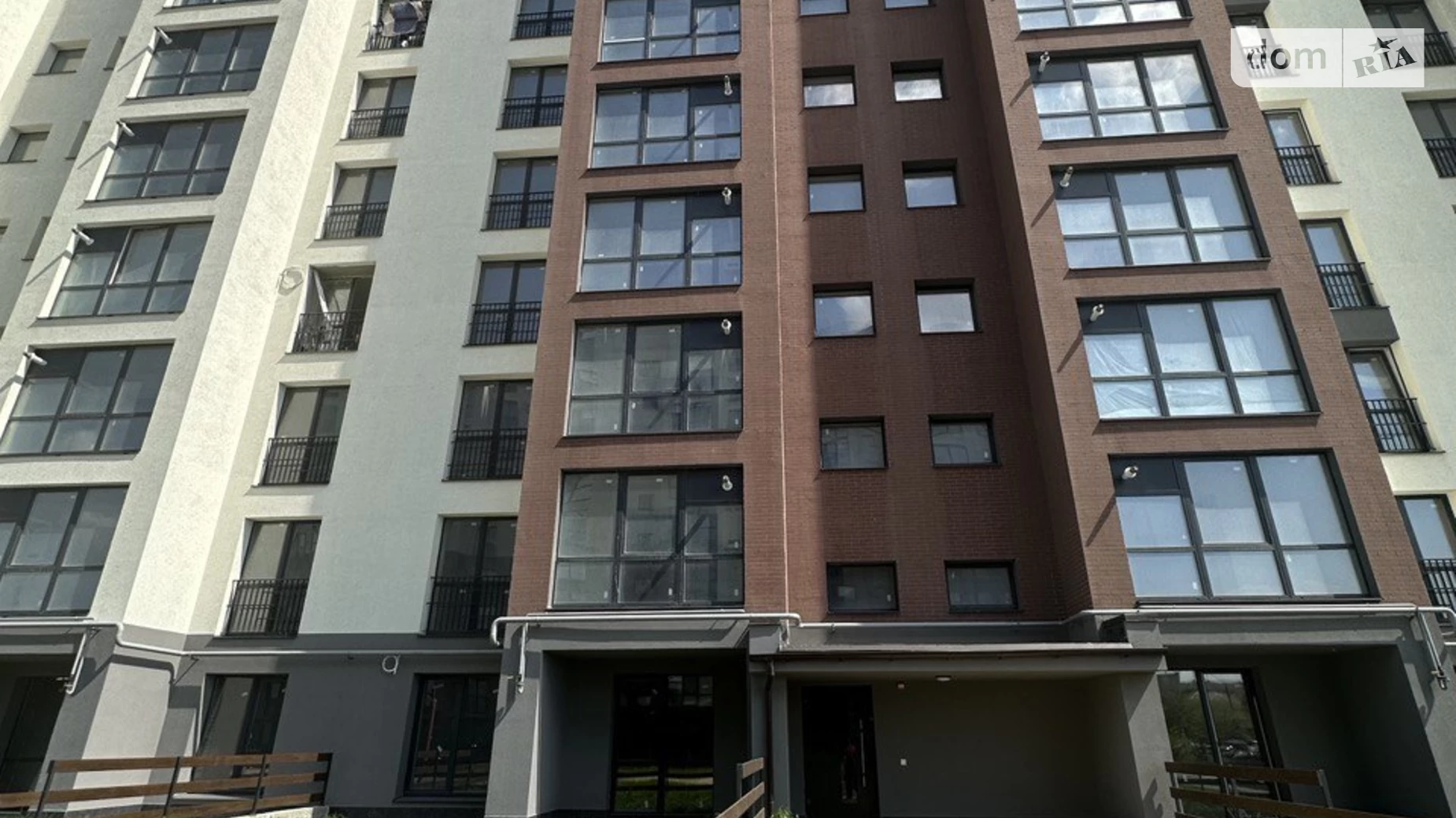 Продается 1-комнатная квартира 43.5 кв. м в Ивано-Франковске, ул. Ребета Л., 10Д - фото 2