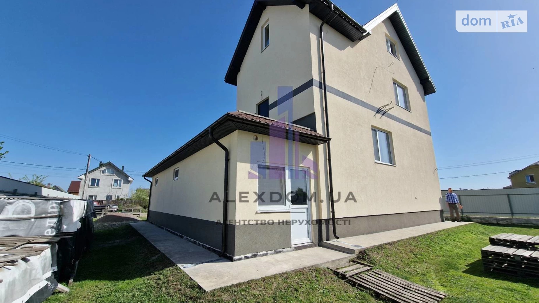 Продается дом на 3 этажа 270 кв. м с подвалом, цена: 180000 $ - фото 4