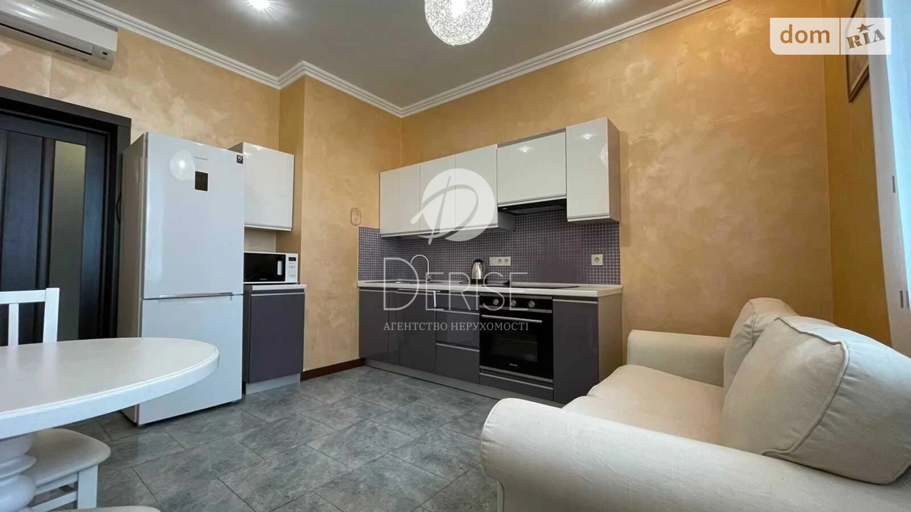 Продается 1-комнатная квартира 56 кв. м в Киеве - фото 2