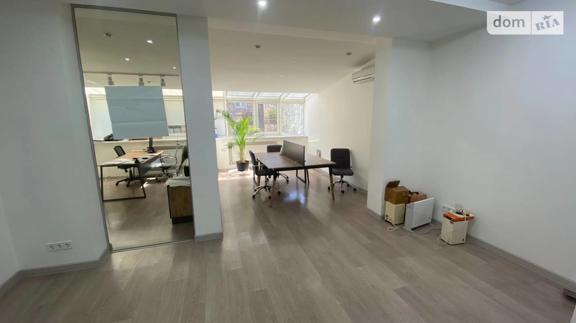 Продается офис 260 кв. м в бизнес-центре, цена: 350000 $ - фото 3