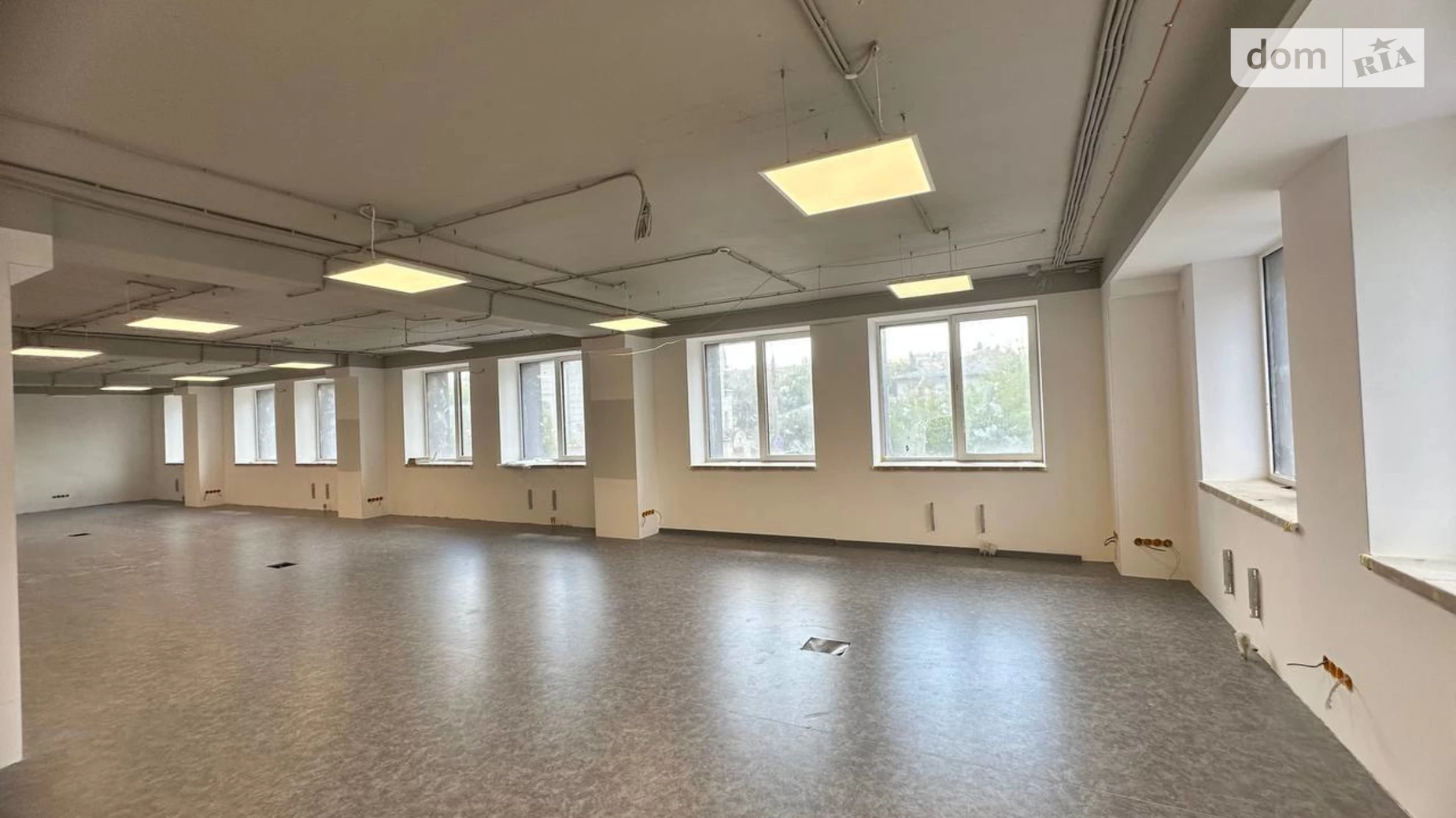 Сдается в аренду офис 523 кв. м в бизнес-центре, цена: 11300 $ - фото 2