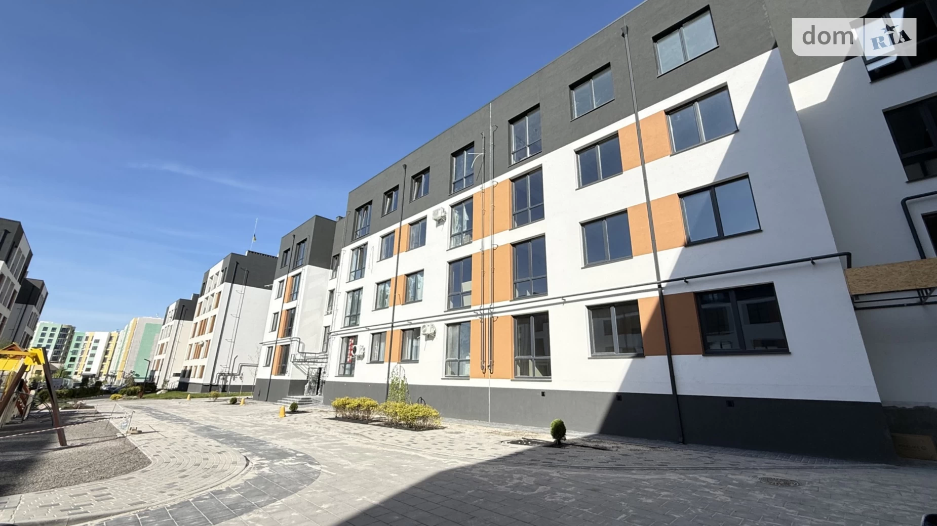 Продается 2-комнатная квартира 59 кв. м в Ровно, ул. Николая Боголюбова, 1 - фото 2