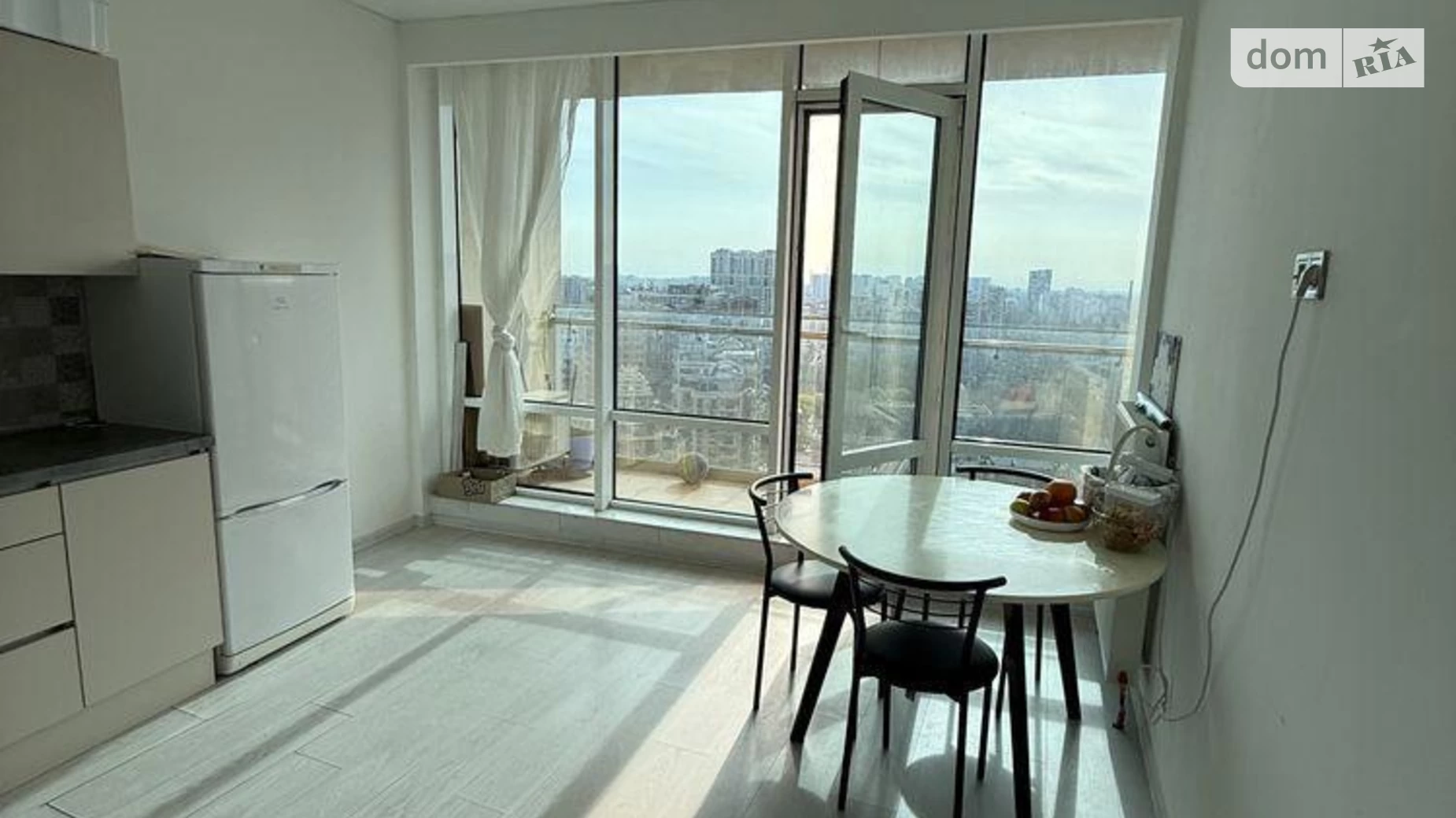 Продается 1-комнатная квартира 49 кв. м в Одессе, ул. Генуэзская, 3А - фото 2