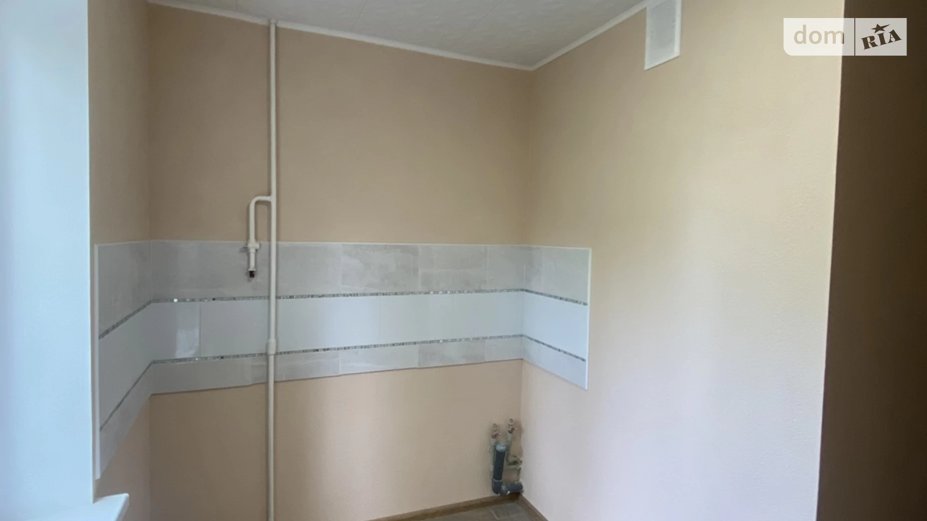 Продається 1-кімнатна квартира 26.5 кв. м у Києві, вул. Новоукраїнська, 1/3 - фото 2