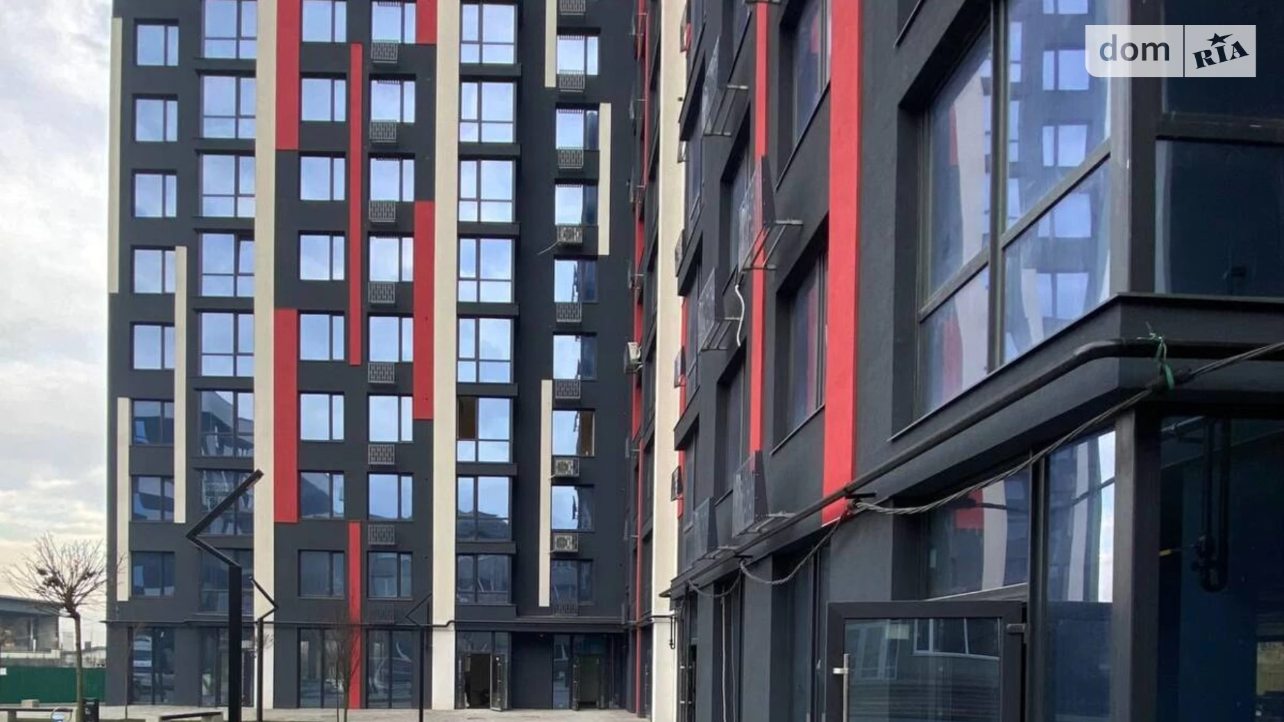 Продается 2-комнатная квартира 70 кв. м в Ивано-Франковске, ул. Бандеры Степана - фото 2