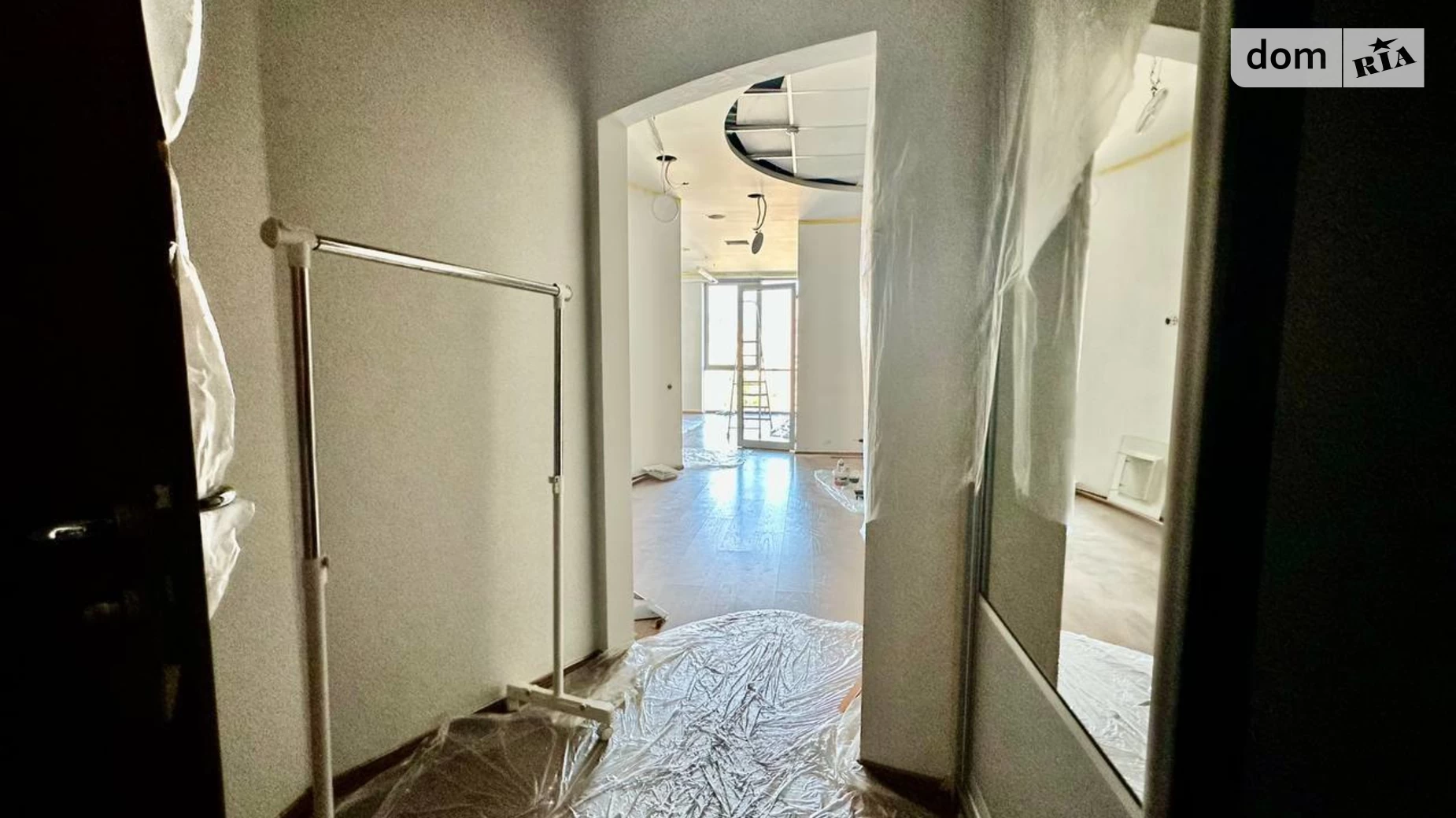 Сдается в аренду офис 116 кв. м в бизнес-центре, цена: 750 $ - фото 4