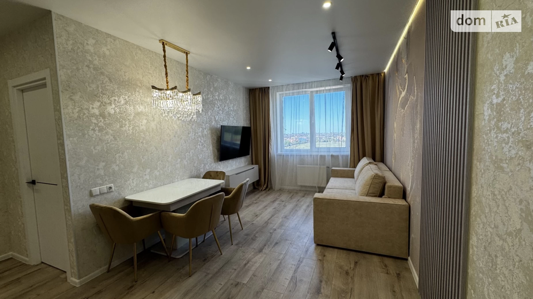 Продается 2-комнатная квартира 61 кв. м в Одессе, ул. Жемчужная, 8 - фото 2