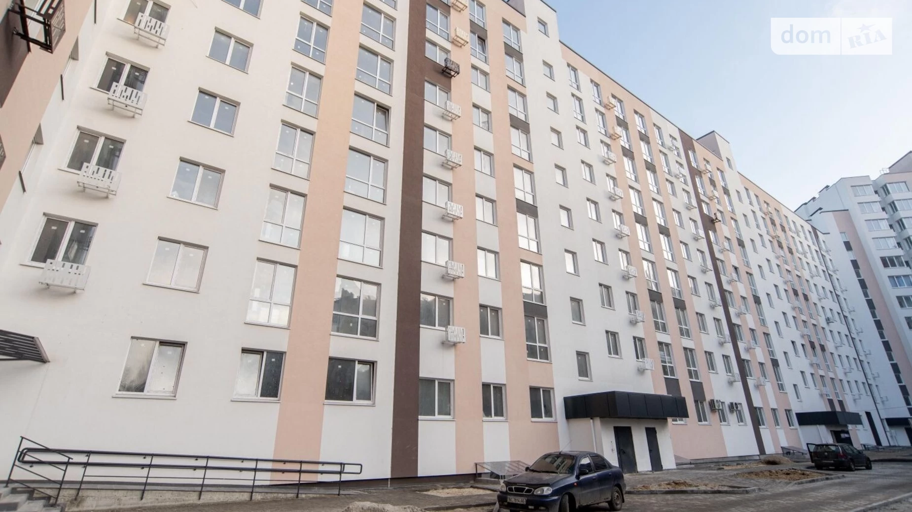 Продается 2-комнатная квартира 69 кв. м в Ровно, ул. Соборная - фото 2