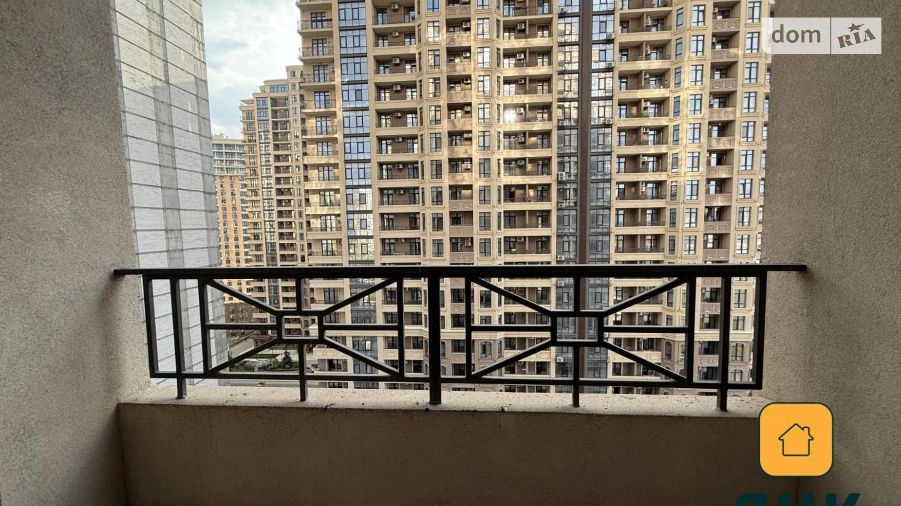 Продается 2-комнатная квартира 74 кв. м в Одессе, пер. Курортный, 1А - фото 3