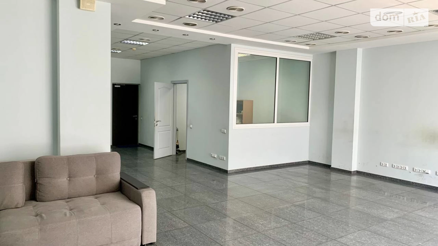 Сдается в аренду офис 114 кв. м в бизнес-центре, цена: 1000 $ - фото 5