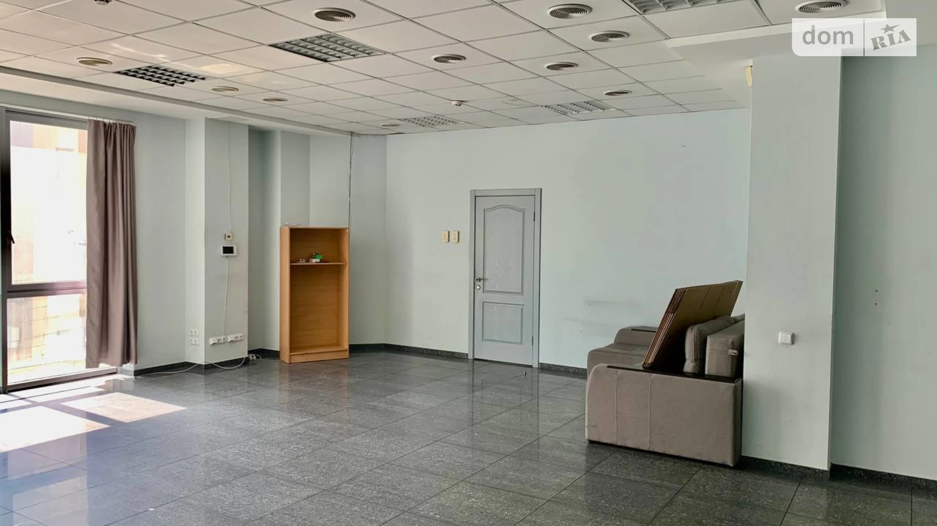 Сдается в аренду офис 114 кв. м в бизнес-центре, цена: 1000 $ - фото 4