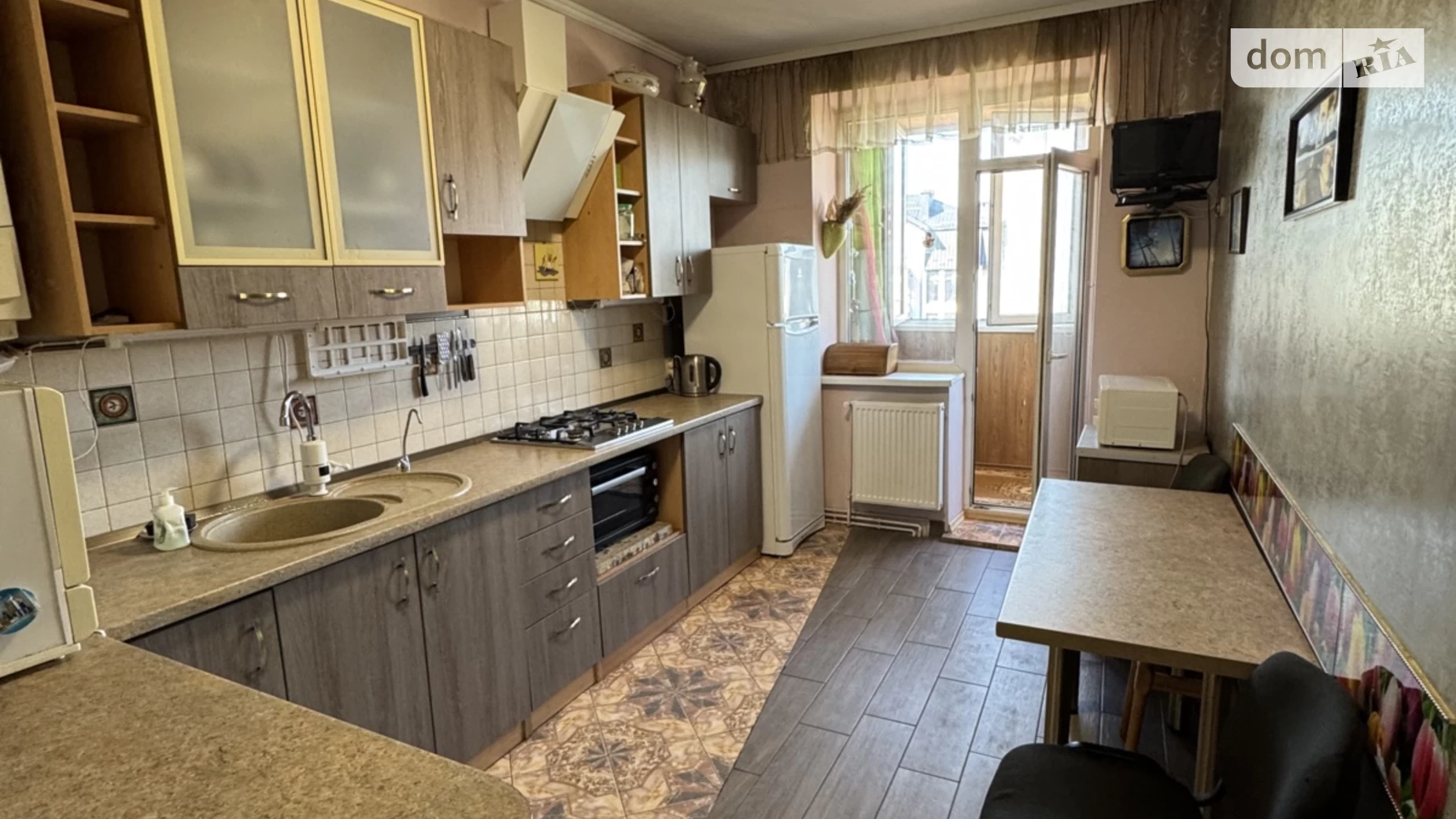 Продается 3-комнатная квартира 89 кв. м в Ивано-Франковске, ул. Новгородская, 15А - фото 3