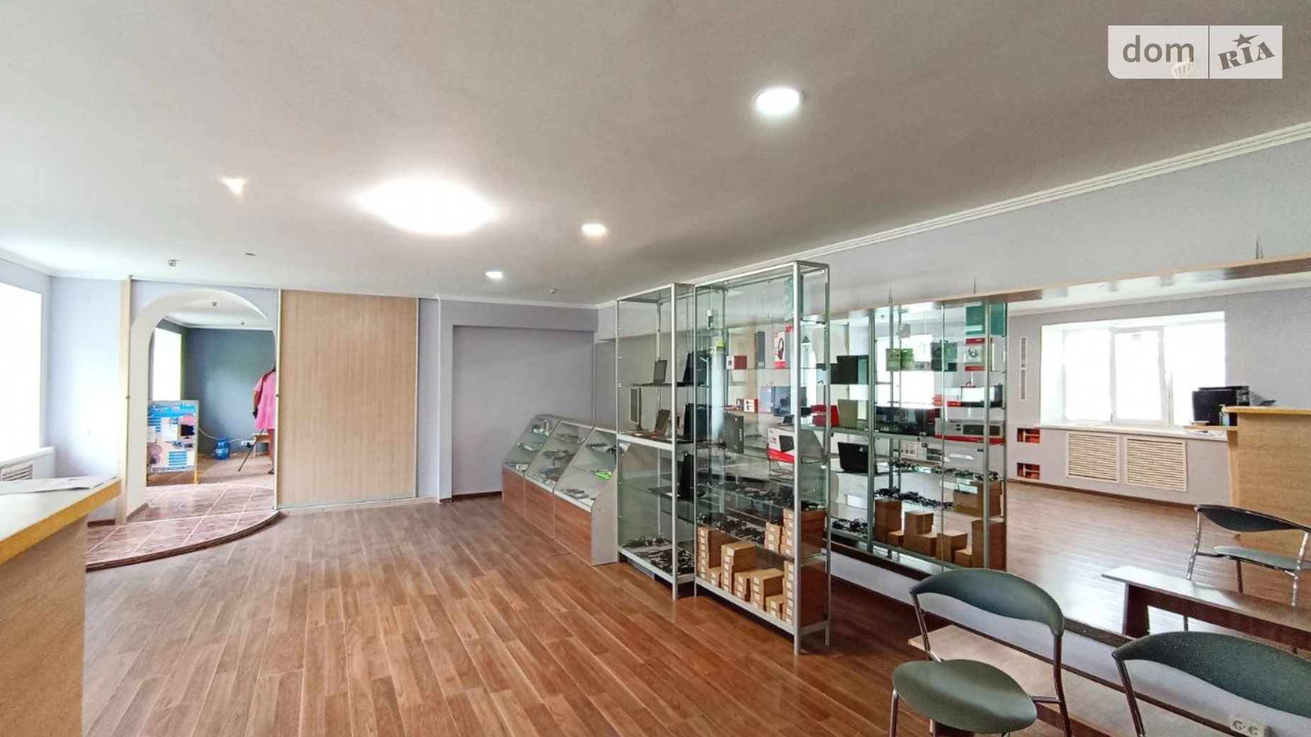 Здається в оренду офіс 117 кв. м в бізнес-центрі, цена: 400 € - фото 4