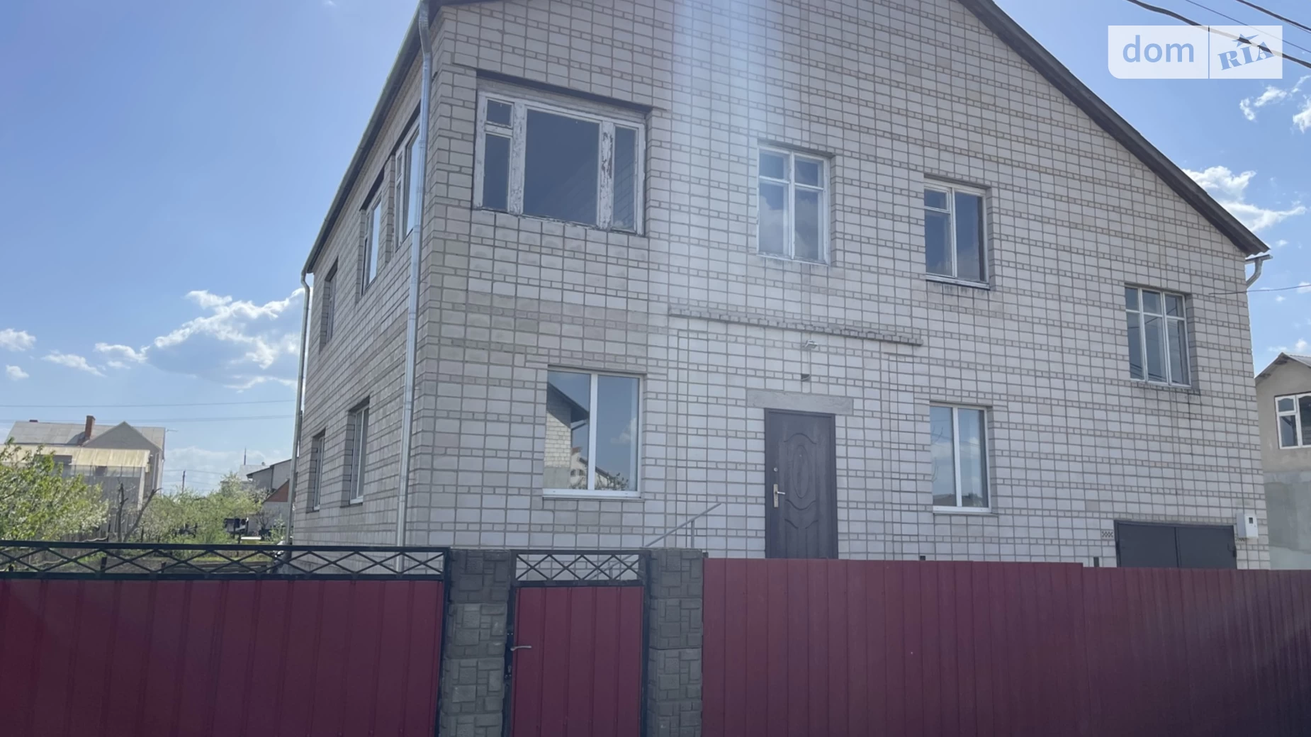 Продается дом на 2 этажа 230 кв. м с верандой, цена: 70000 $ - фото 2