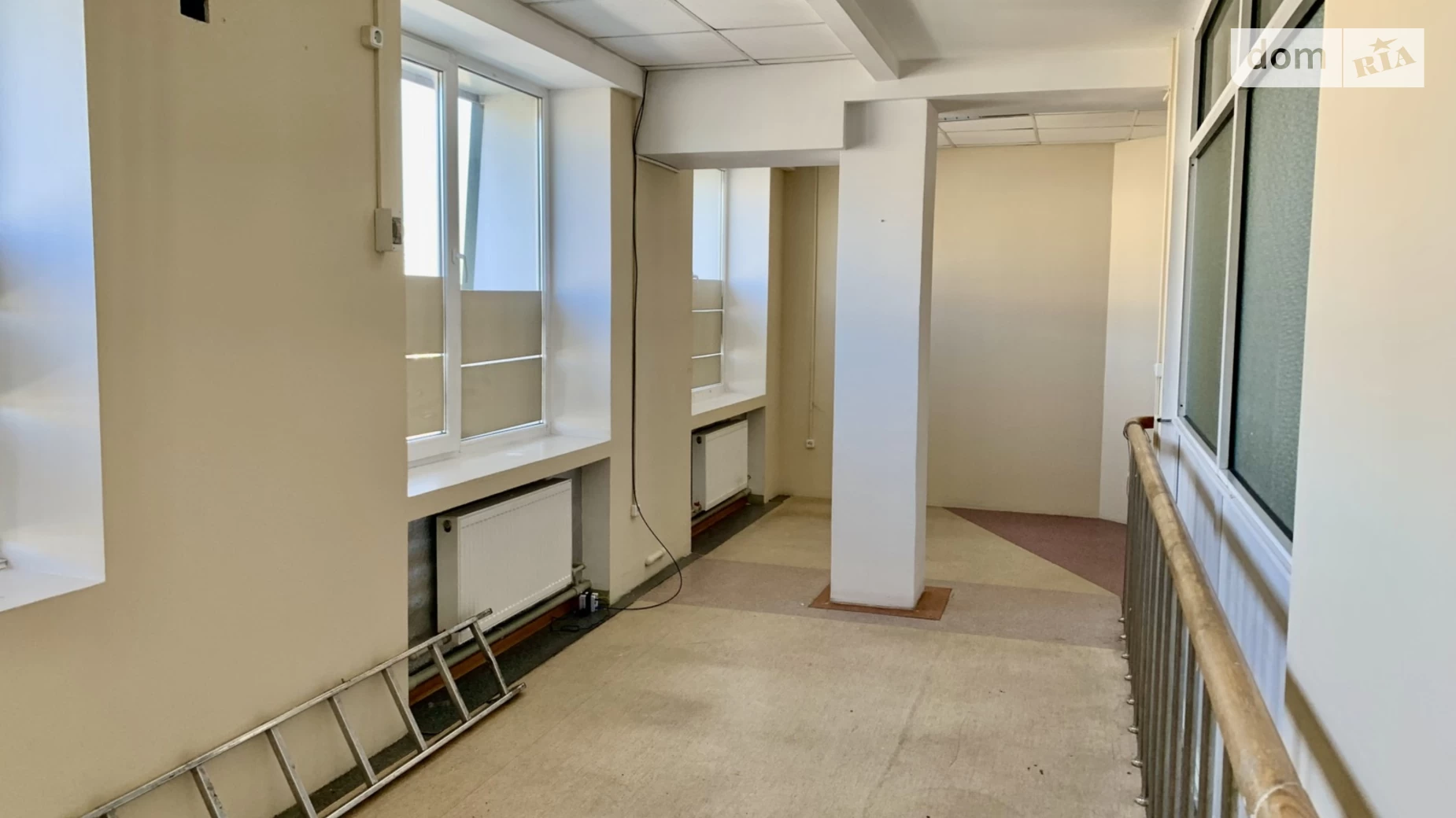 Сдается в аренду офис 26.6 кв. м в бизнес-центре, цена: 5852 грн - фото 2