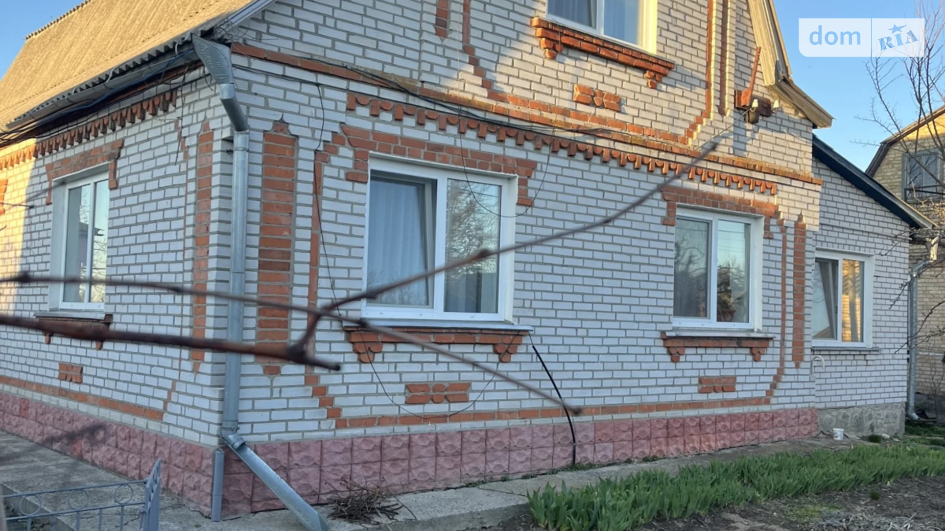 Продается дом на 2 этажа 130 кв. м с подвалом, цена: 85990 $ - фото 2