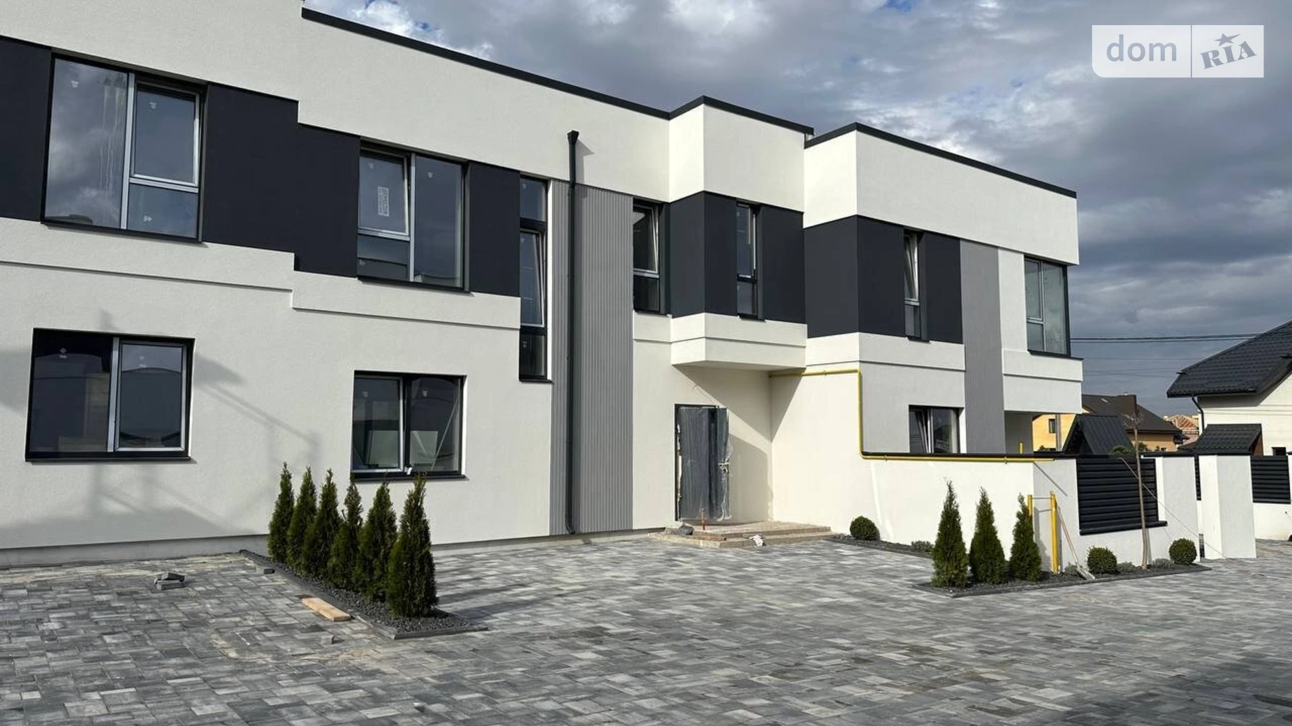 ул. Сергея Голубева, 20 Ровно КГ Jaguar, цена: 115000 $ - фото 2