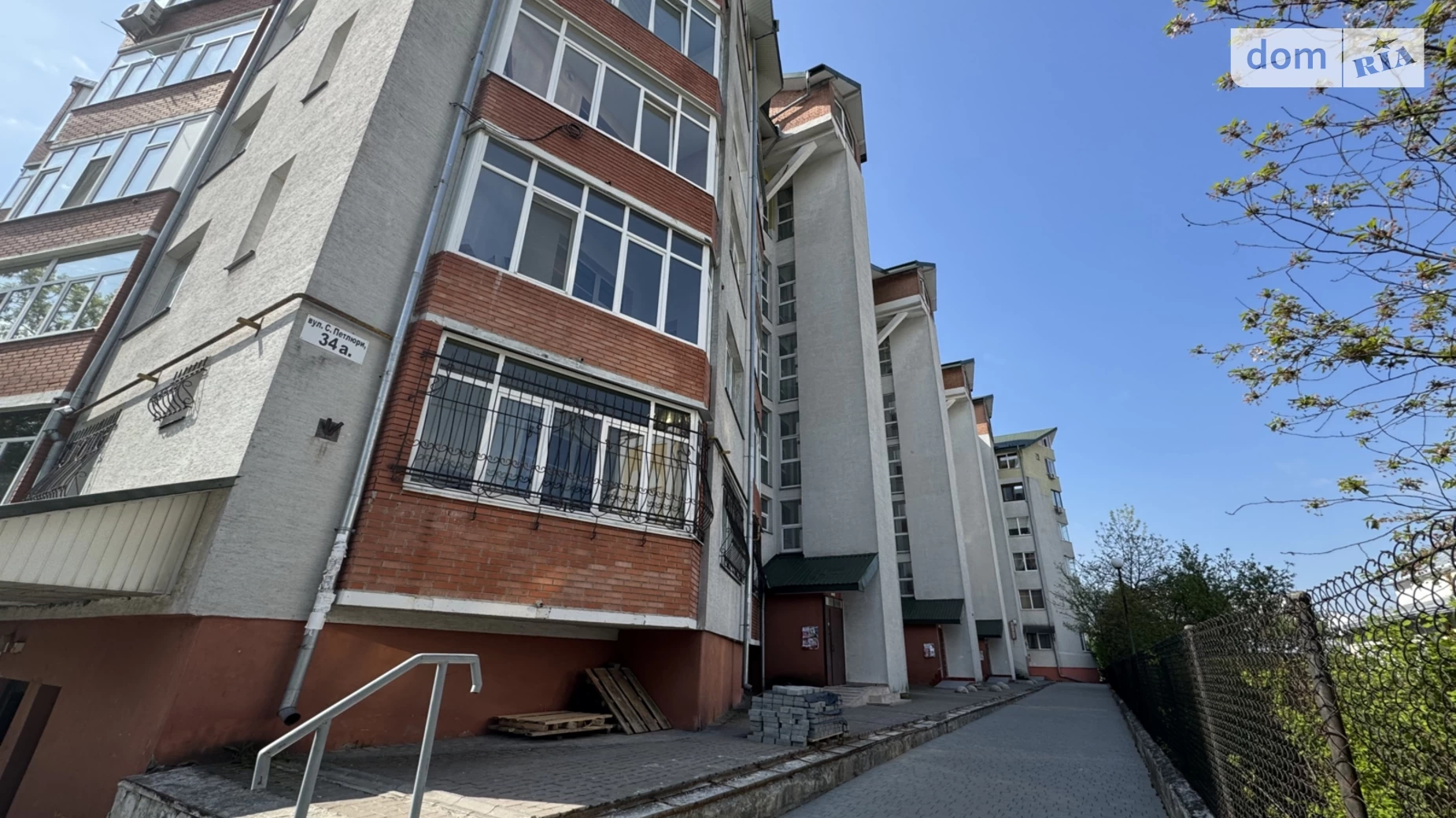 Продається 3-кімнатна квартира 107 кв. м у Львові, вул. Петлюри Симона, 34А - фото 2