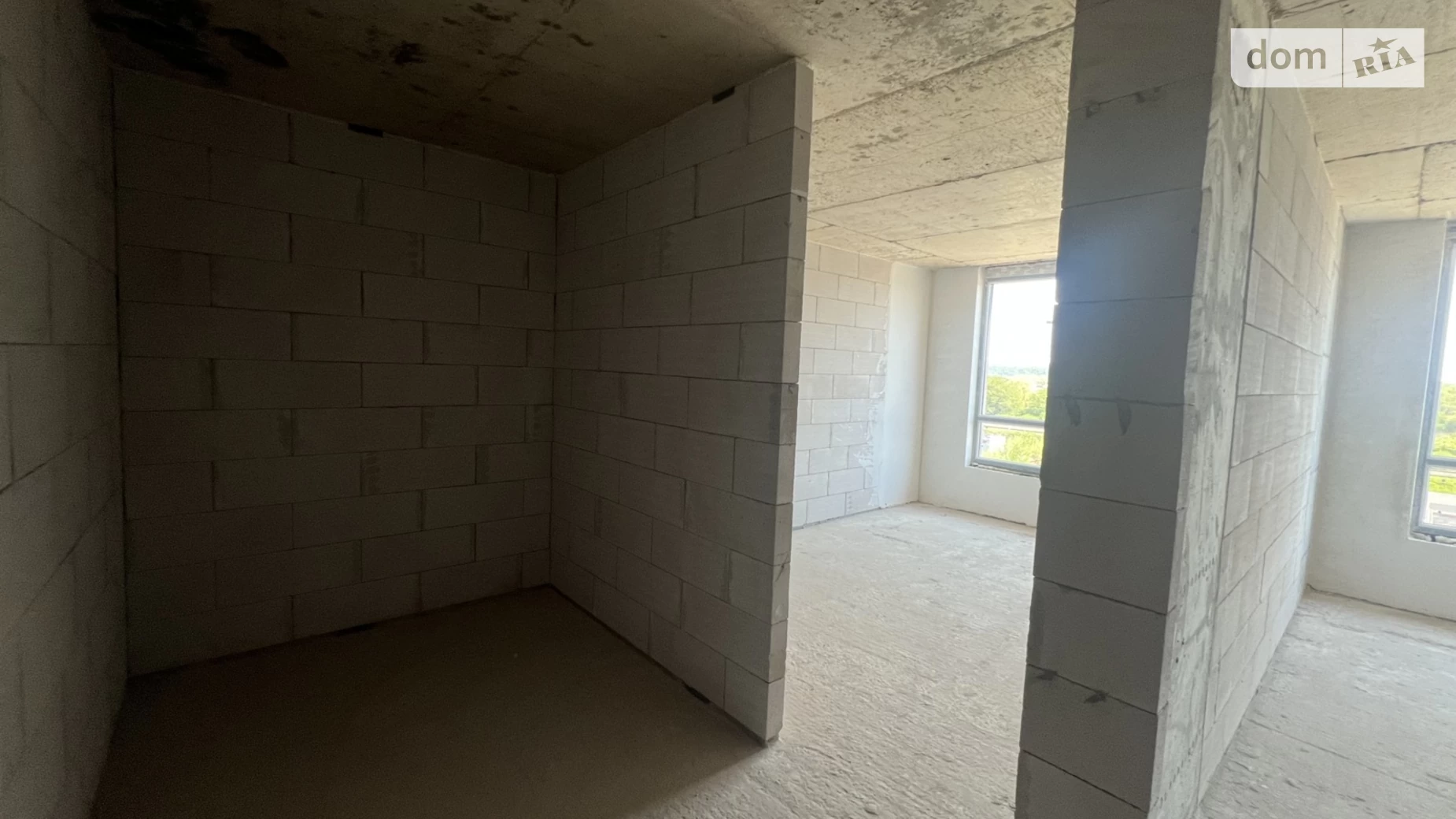 Продается 1-комнатная квартира 38 кв. м в Ивано-Франковске, цена: 28500 $ - фото 2
