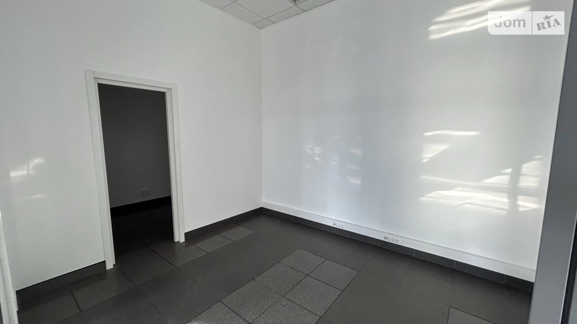 Сдается в аренду офис 100 кв. м в бизнес-центре, цена: 1200 $ - фото 3