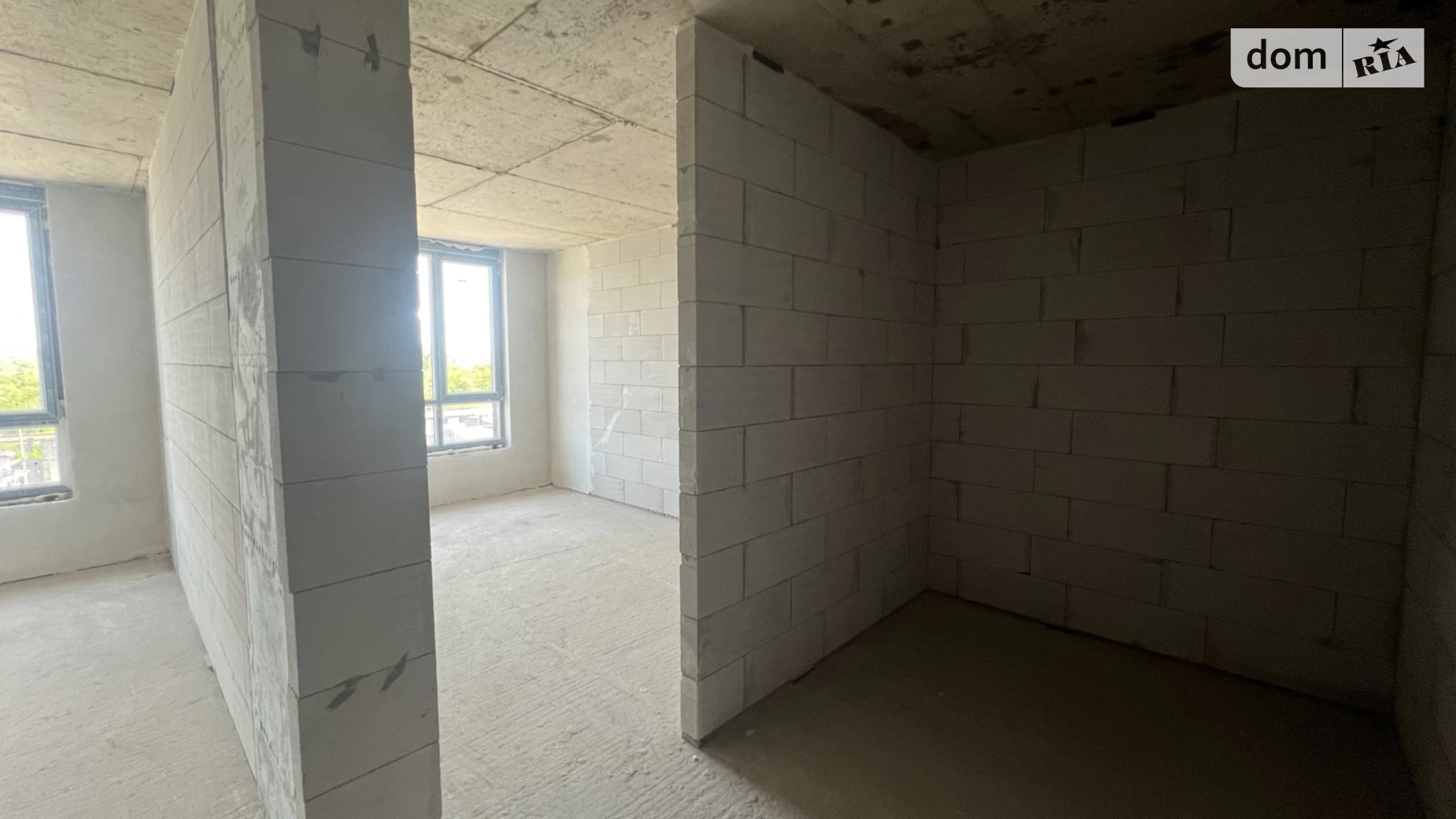 Продается 1-комнатная квартира 38 кв. м в Ивано-Франковске, цена: 28500 $ - фото 2