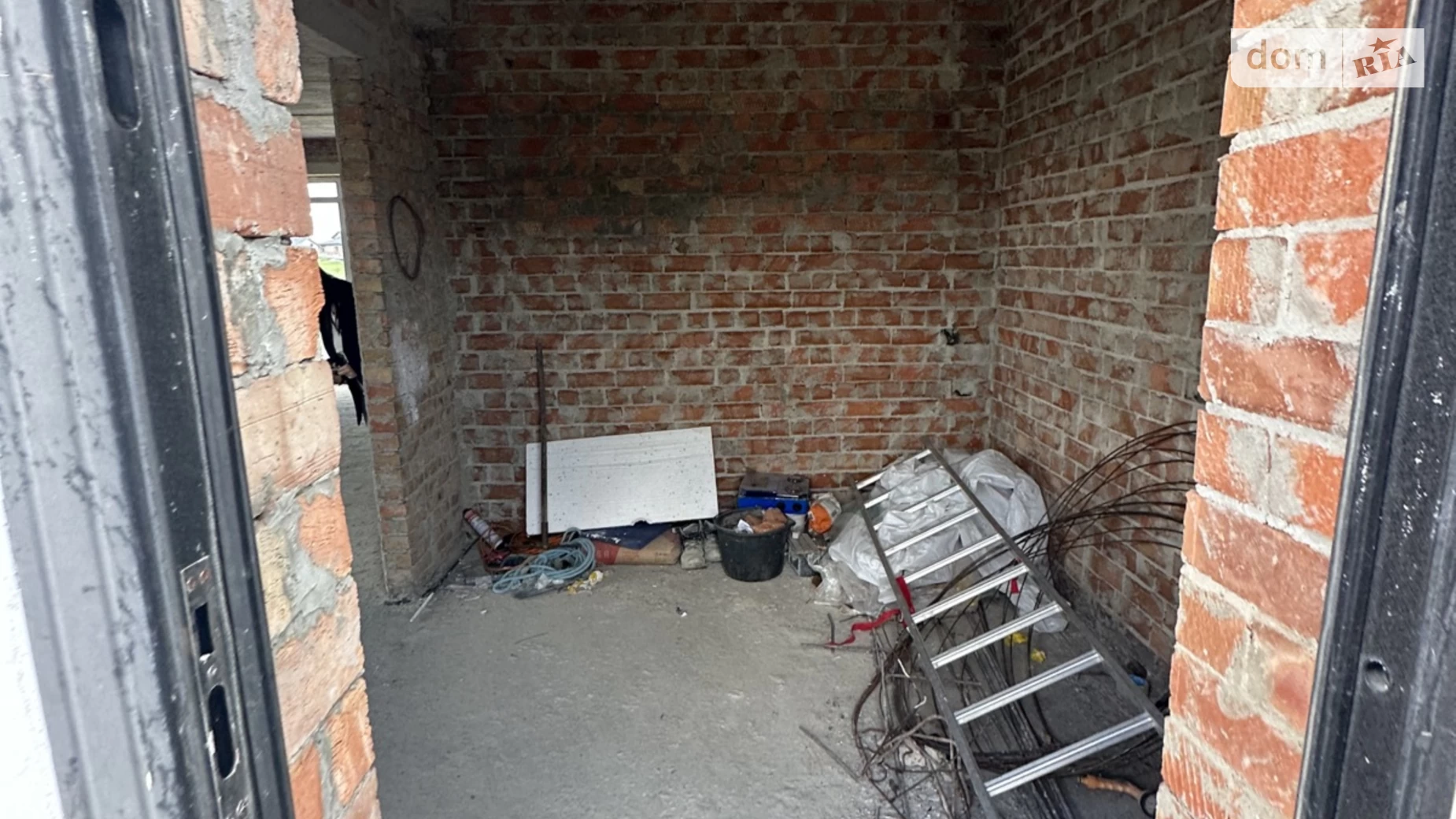 Продается дом на 2 этажа 280 кв. м с баней/сауной, цена: 84900 $ - фото 2