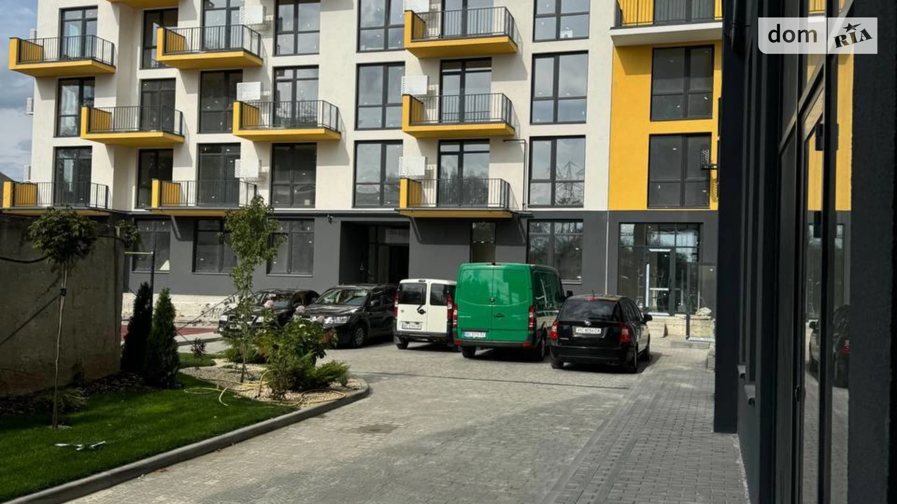 Продается 1-комнатная квартира 43 кв. м в Львове, ул. Владимира Навроцкого, 4 - фото 2