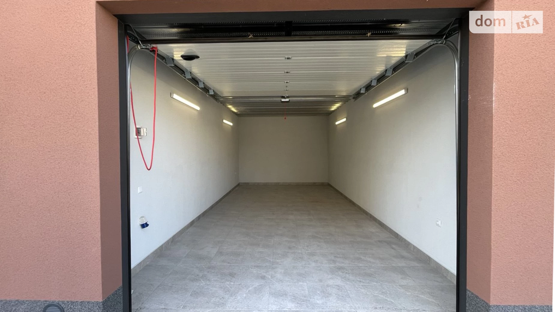 Продается дом на 3 этажа 498.4 кв. м с балконом, цена: 370000 $ - фото 3