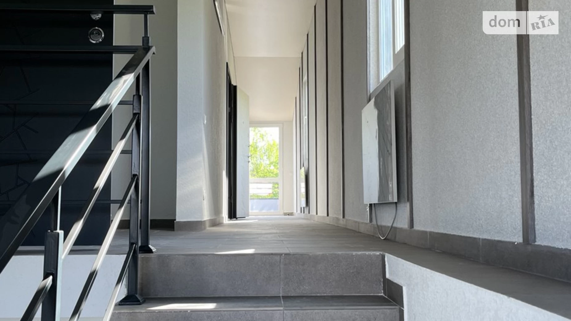 Продается дом на 3 этажа 498.4 кв. м с балконом, цена: 370000 $ - фото 4