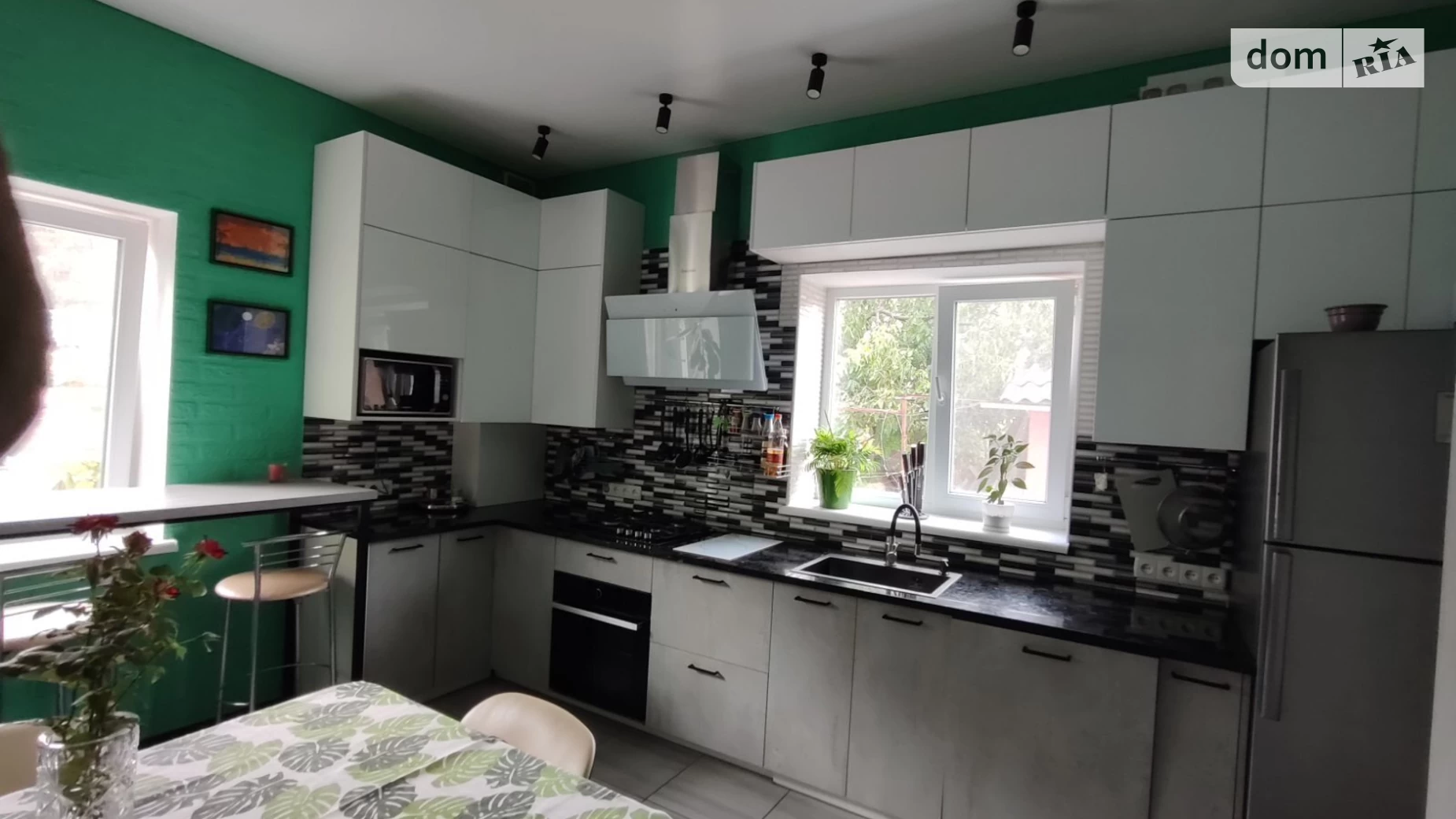 Продается дом на 2 этажа 214.7 кв. м с камином, цена: 150000 $ - фото 2