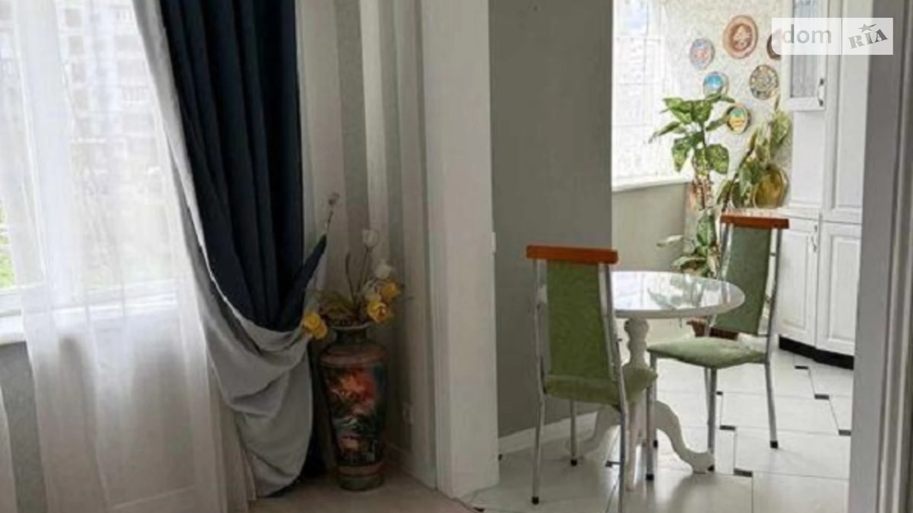 Продається 3-кімнатна квартира 70.7 кв. м у Києві, пл. Оболонська, 5 - фото 2