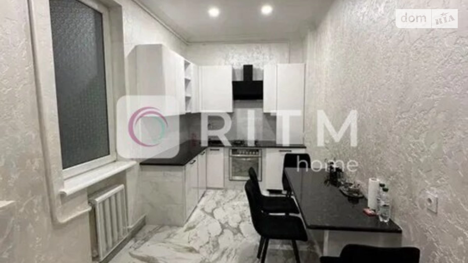 Продается 3-комнатная квартира 108 кв. м в Черновцах - фото 2