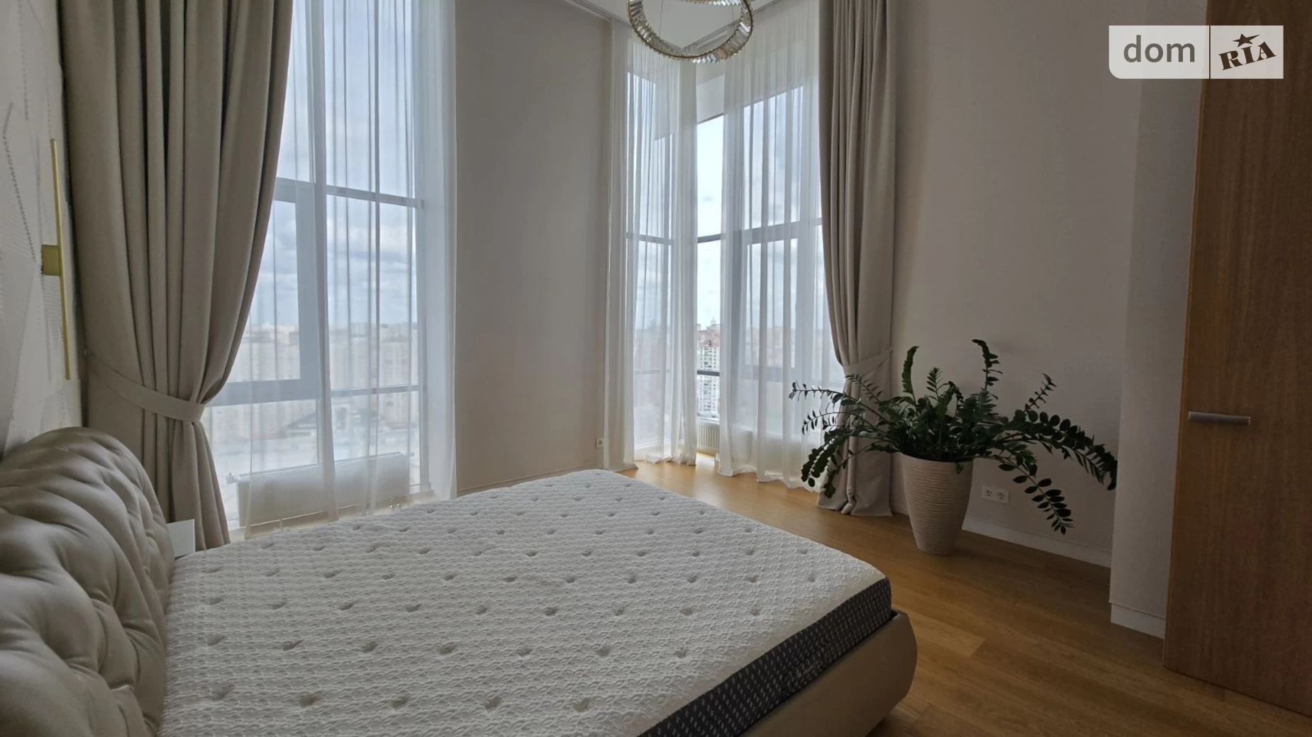Продается 3-комнатная квартира 123.6 кв. м в Киеве, ул. Трускавецкая, 10Г - фото 4