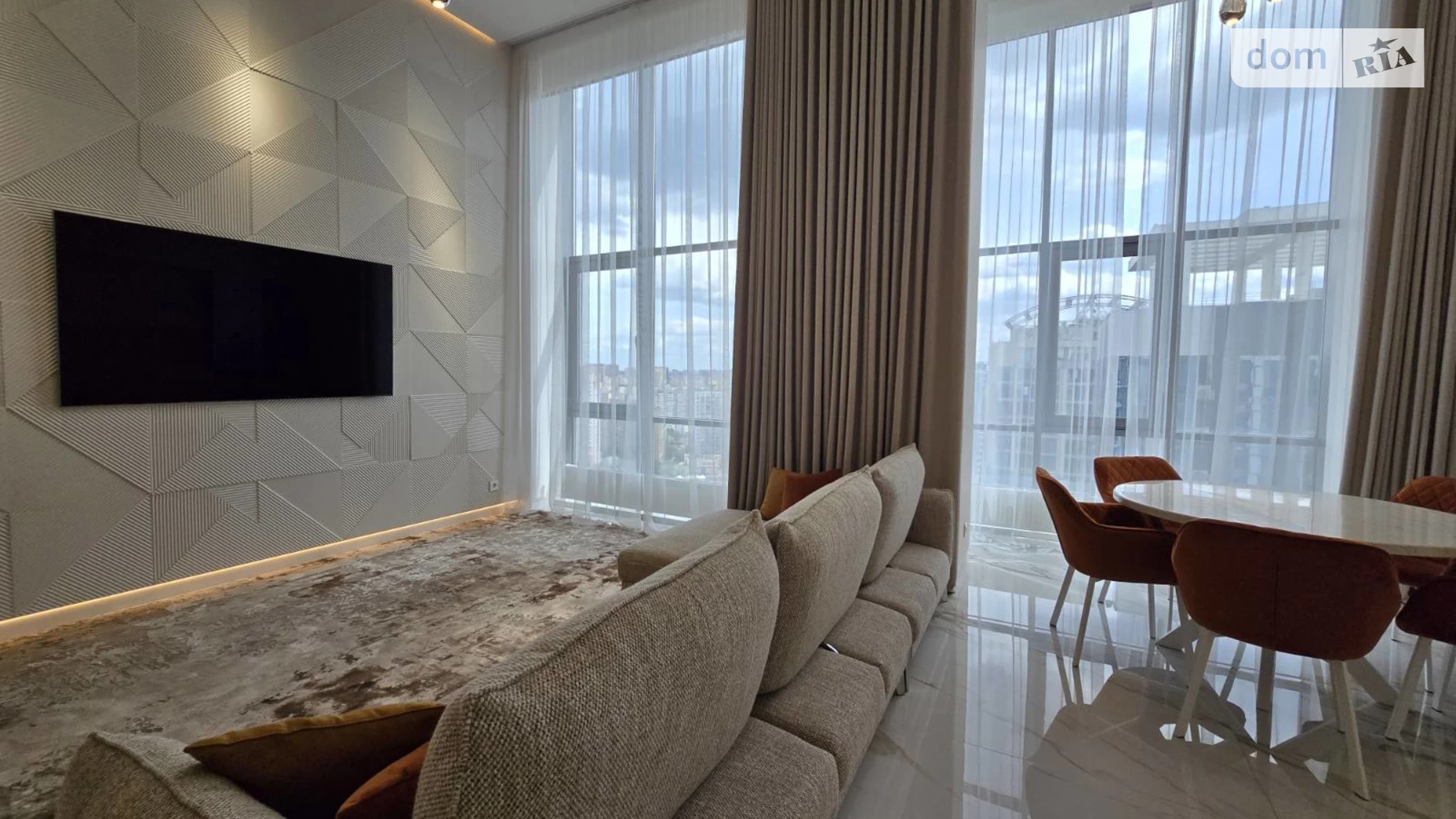 Продается 3-комнатная квартира 123.6 кв. м в Киеве, ул. Трускавецкая, 10Г - фото 2