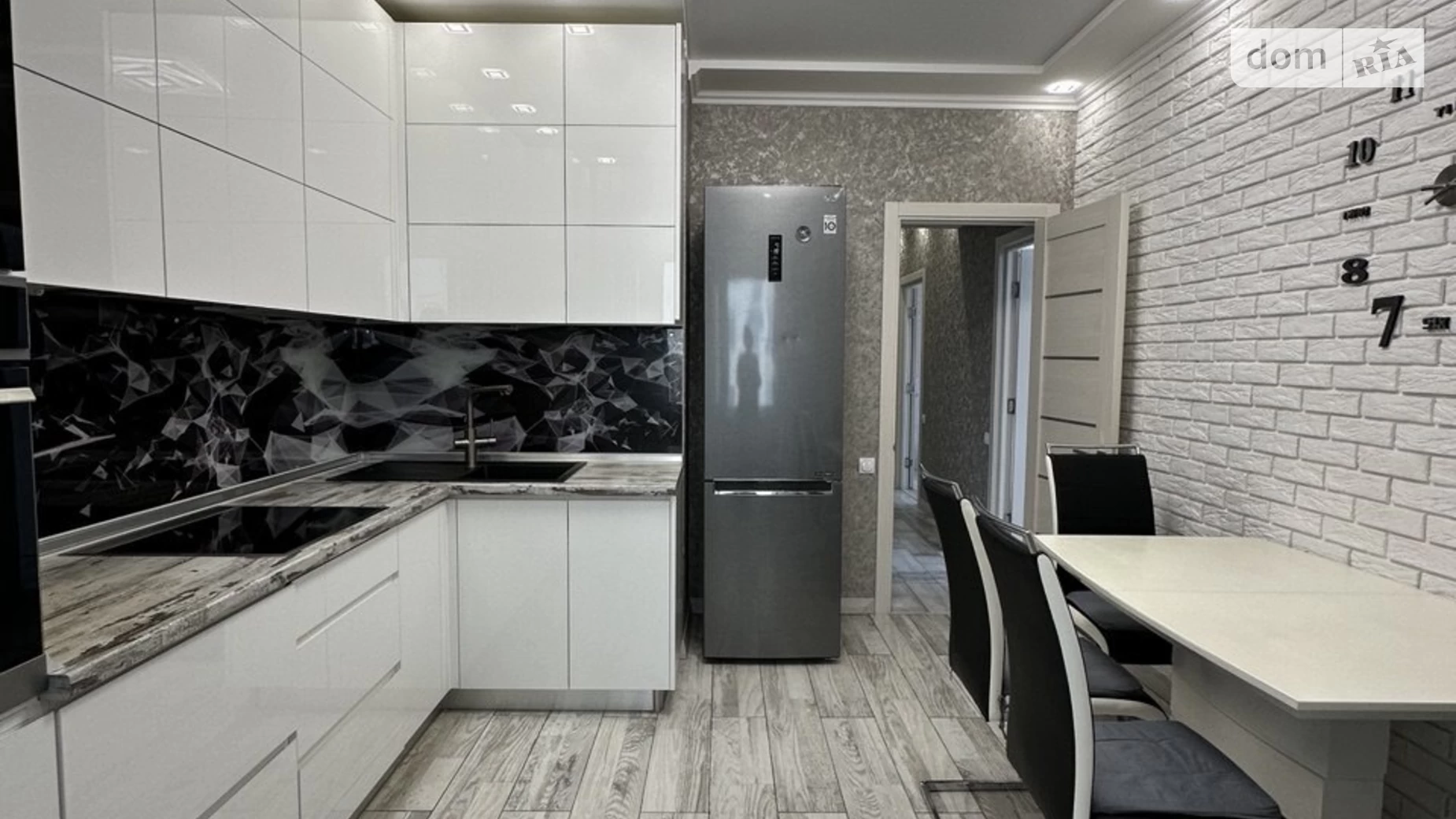 Продається 2-кімнатна квартира 60 кв. м у Одесі, вул. Академіка Сахарова - фото 2