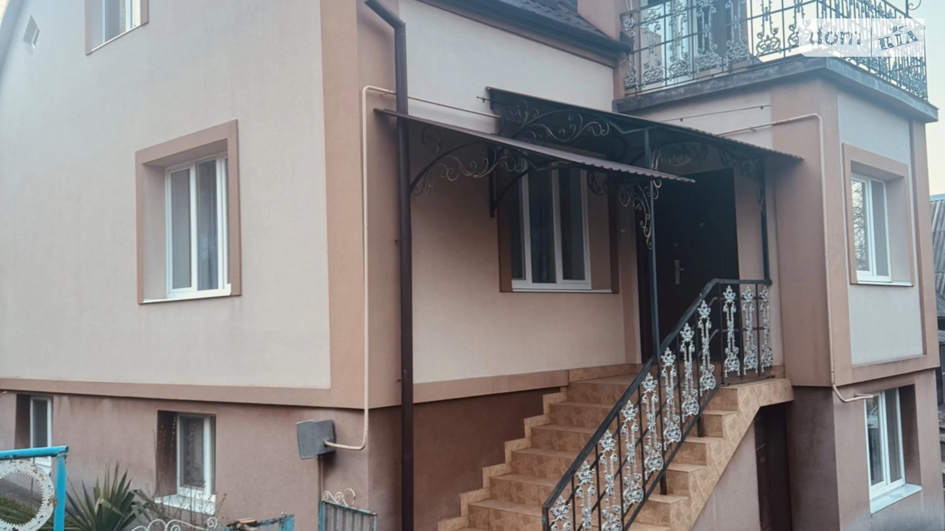 Продается дом на 3 этажа 183.2 кв. м с бассейном, цена: 70000 $ - фото 2