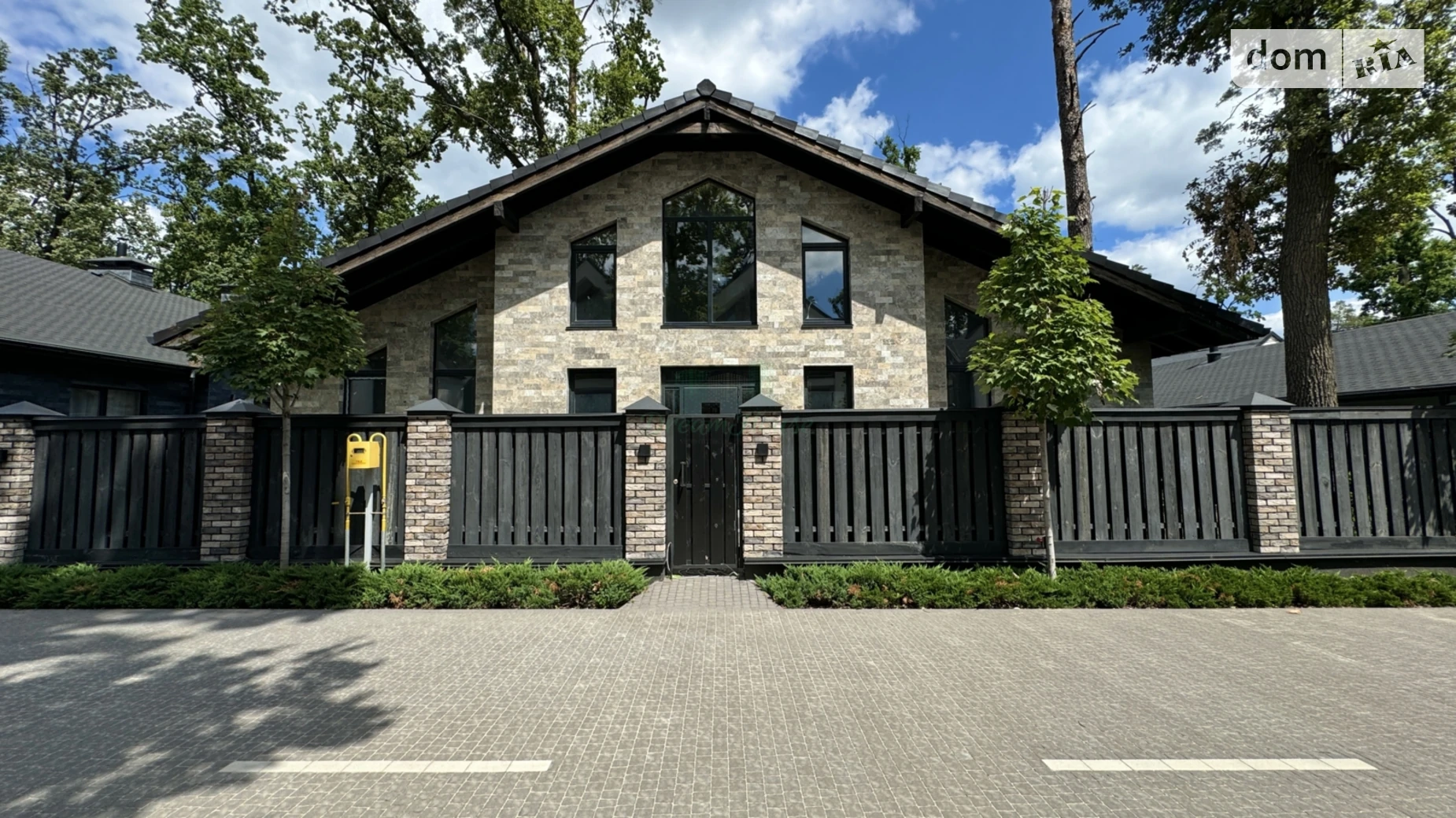 Продается дом на 2 этажа 200 кв. м с баней/сауной, цена: 250000 $ - фото 2