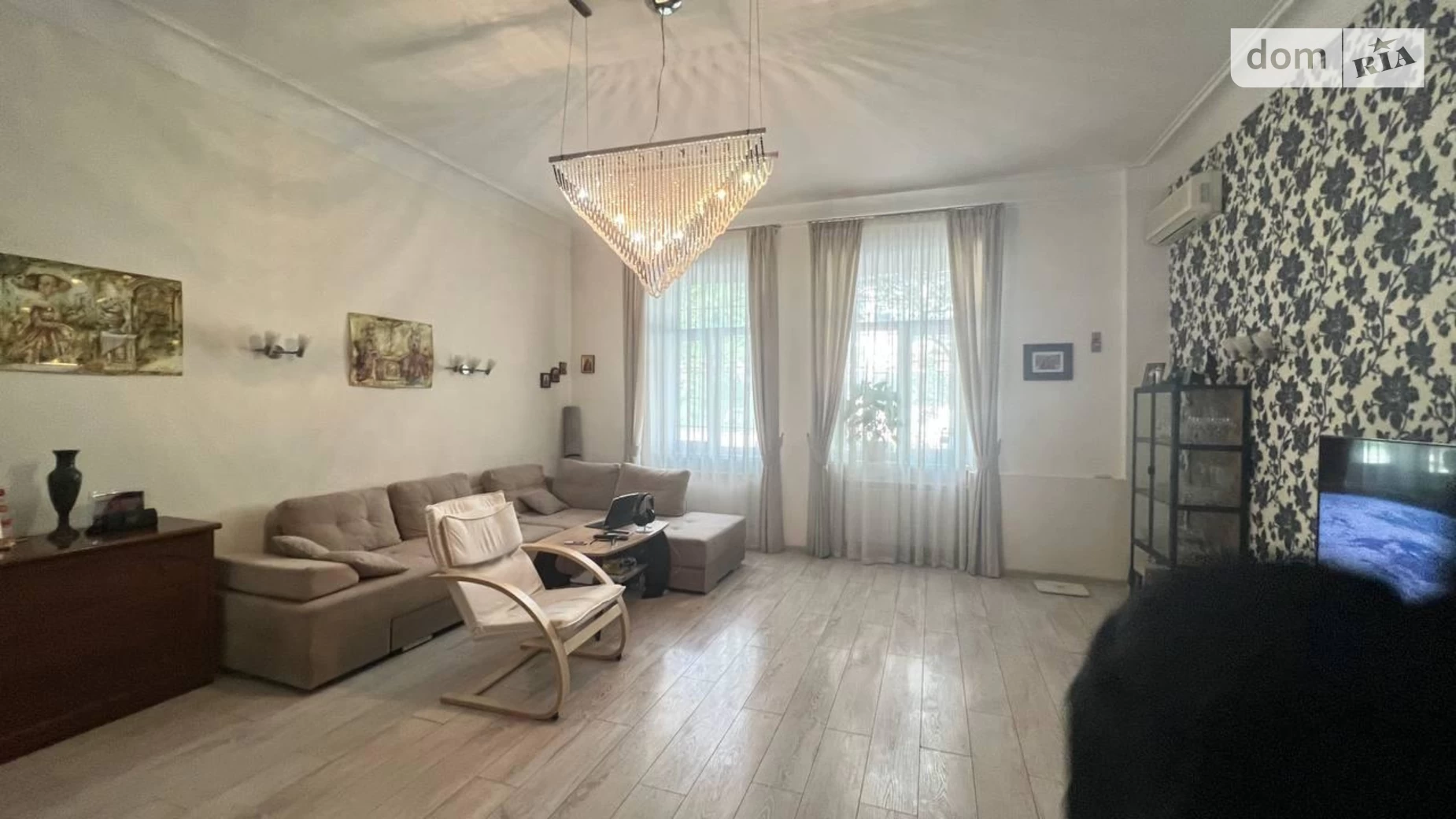 Продается офис 53 кв. м в бизнес-центре, цена: 110000 $ - фото 2