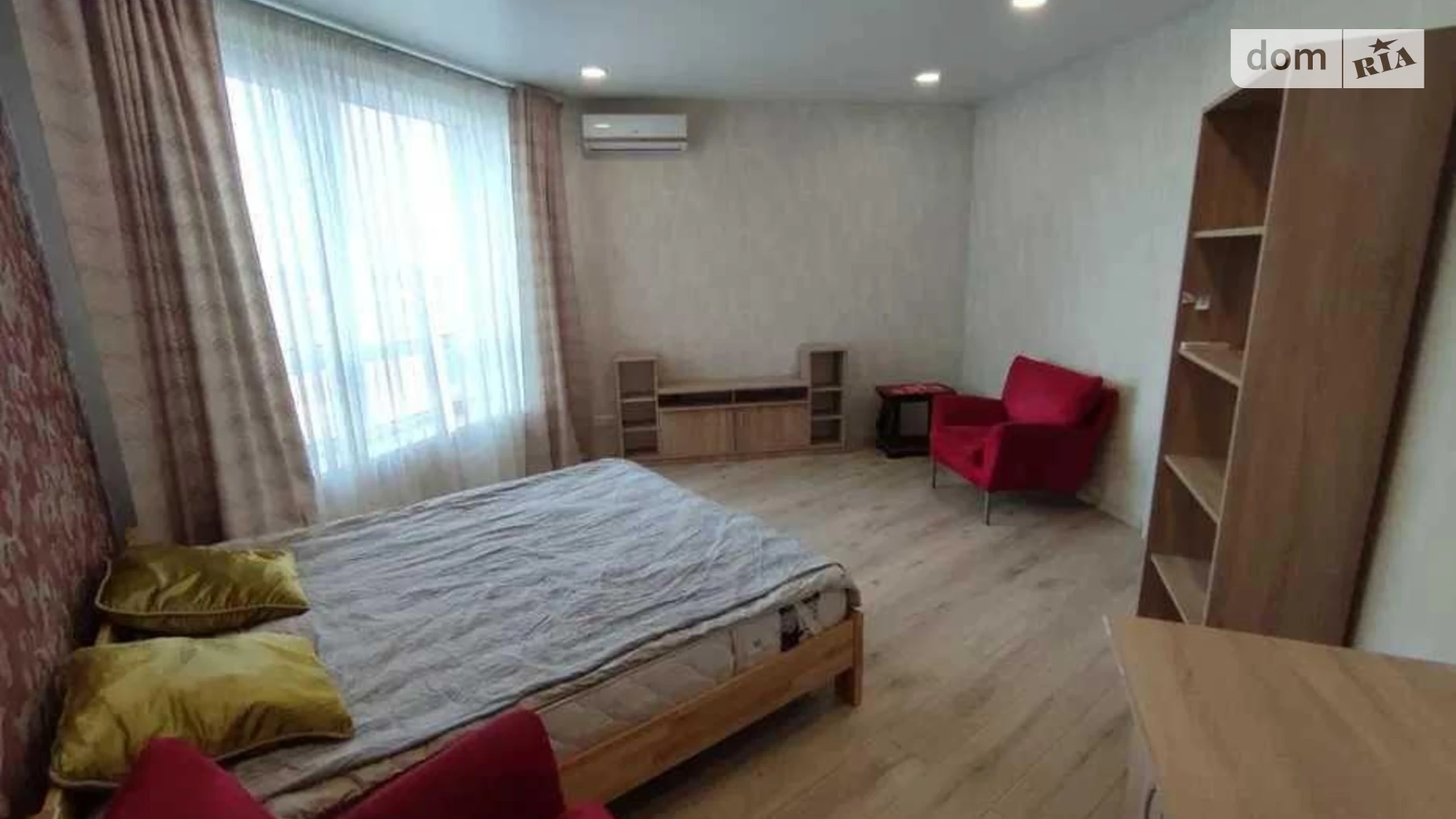 Продается 1-комнатная квартира 47 кв. м в Киеве, ул. Заречная, 1Б - фото 2