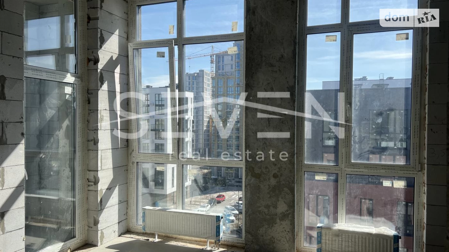 Продається 1-кімнатна квартира 40.2 кв. м у Києві, вул. Салютна, 2 - фото 2